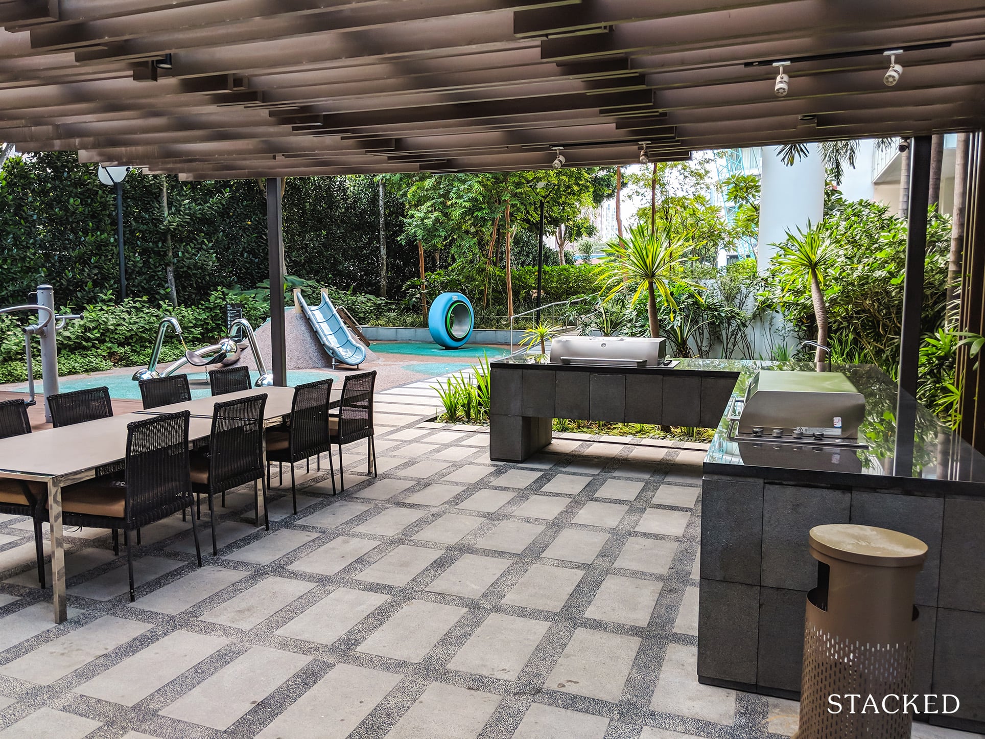 Centennia Suites Condo dining area 