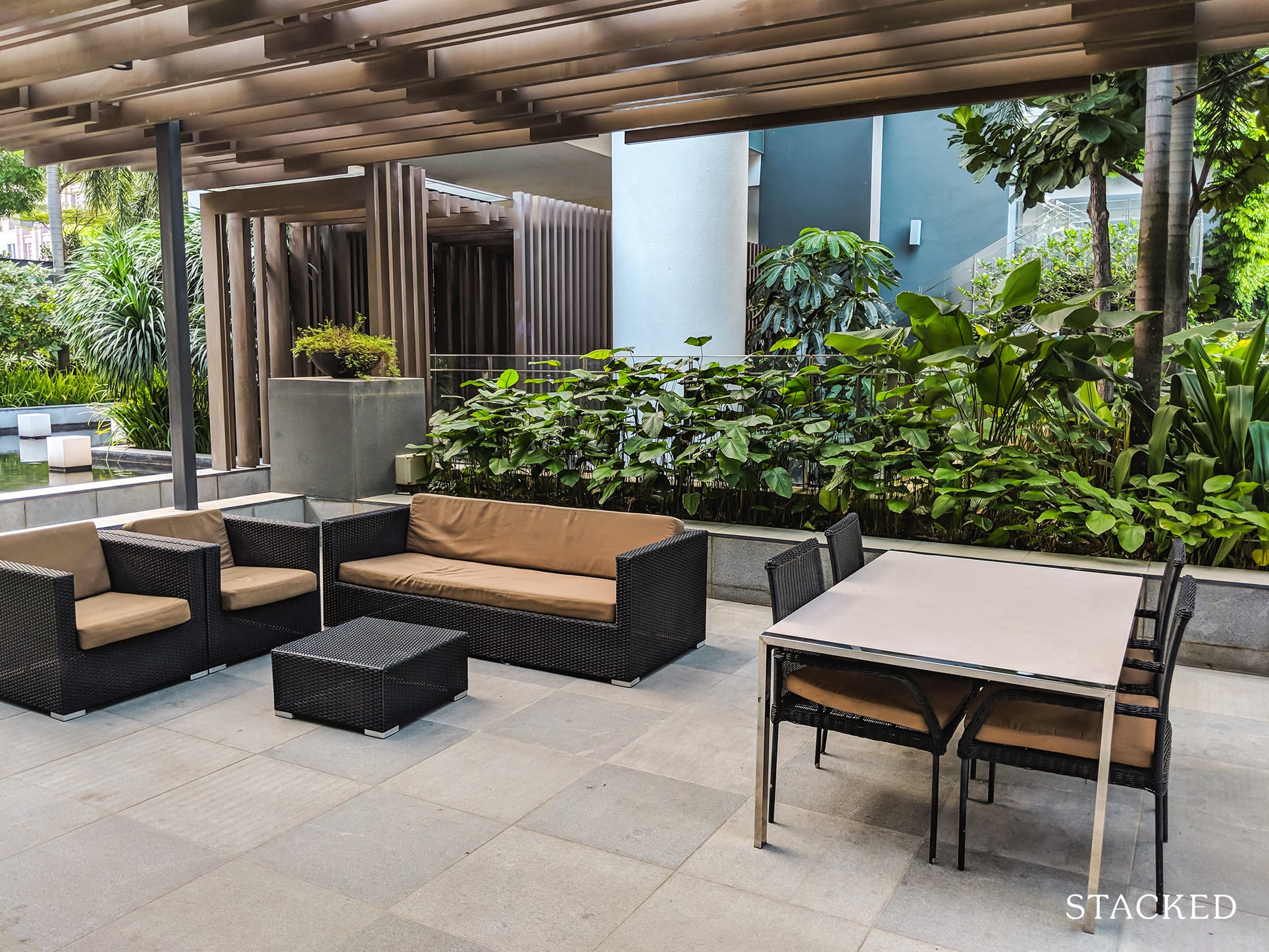 Centennia Suites Condo outdoor seating 