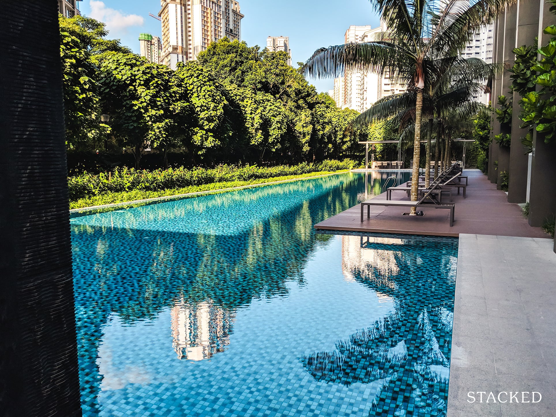 Commonwealth Towers swimming pool 