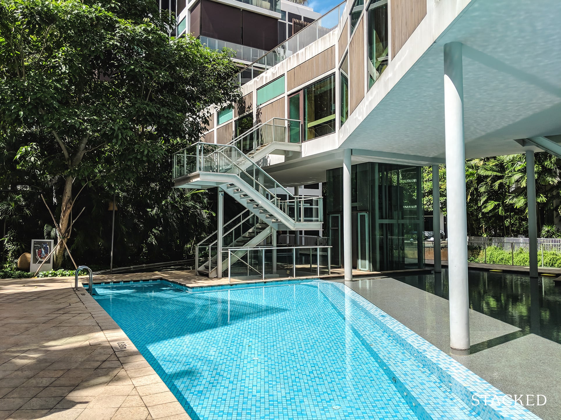 Belle Vue Condo swimming pool