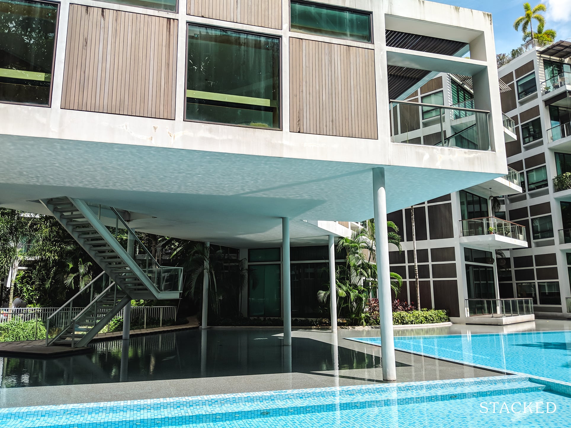 Belle Vue Condo swimming pool 