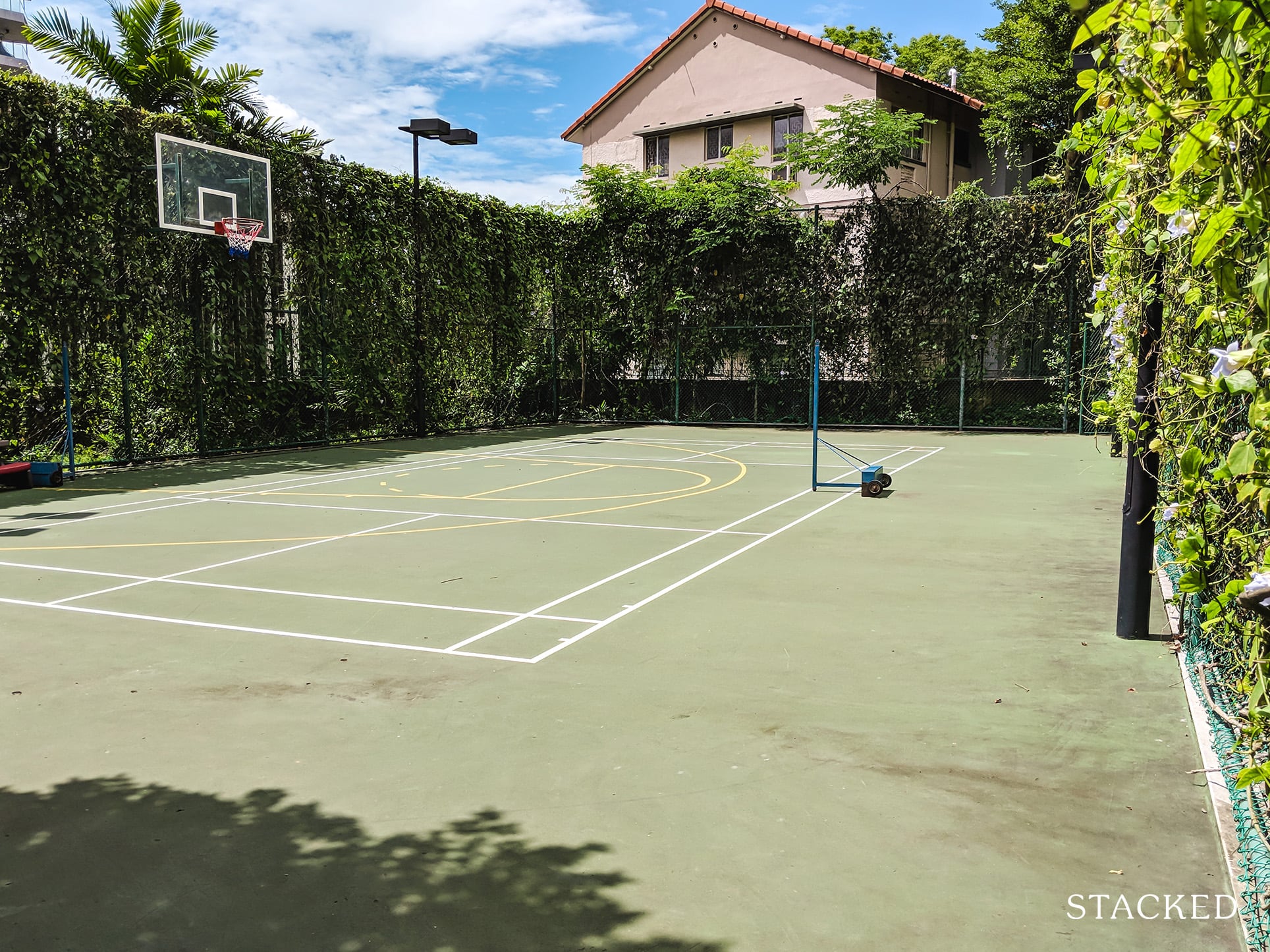 Belle Vue Condo multi-purpose court 