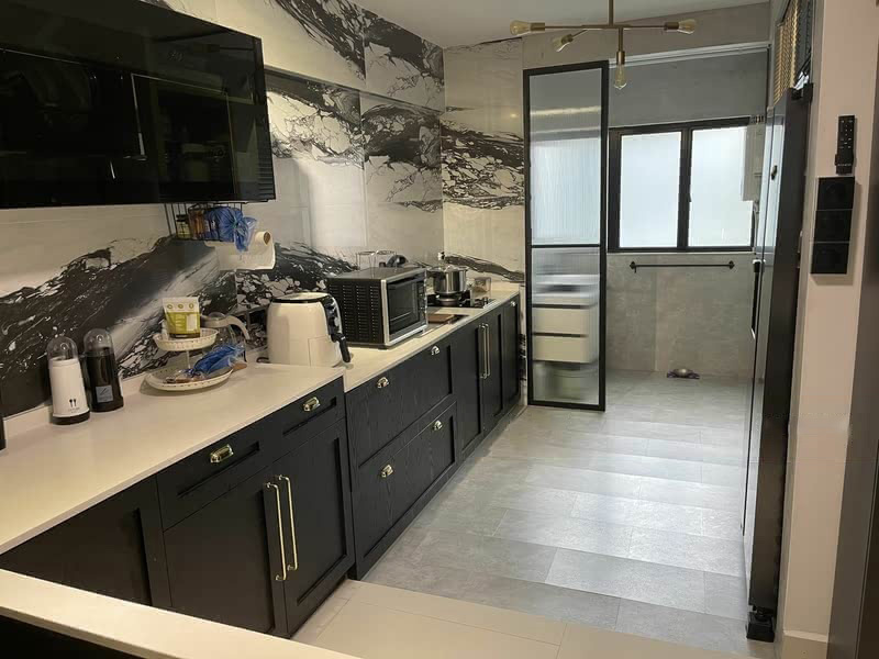 302 Hougang Avenue 5 4
