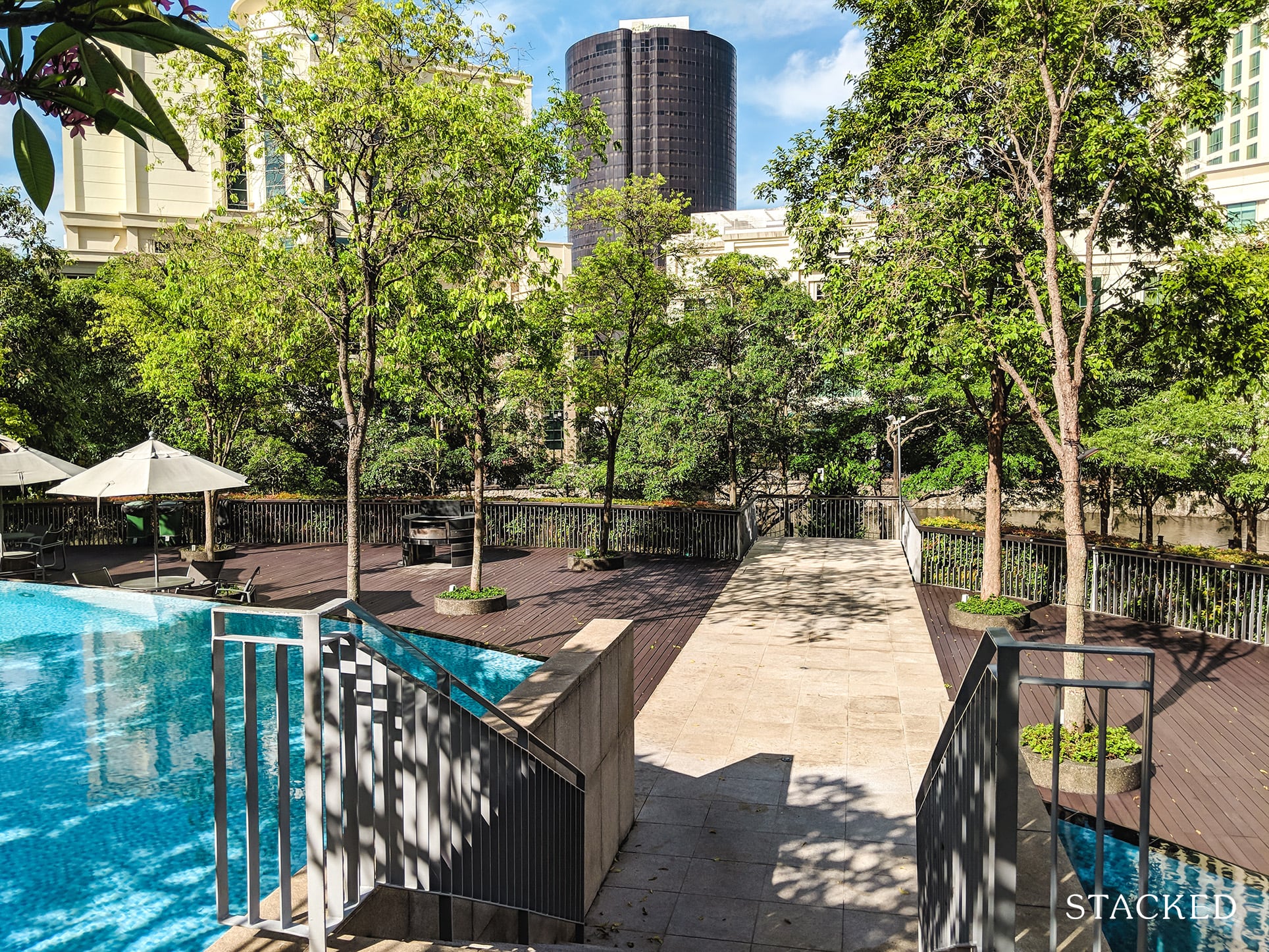 Rivergate Condo walkway