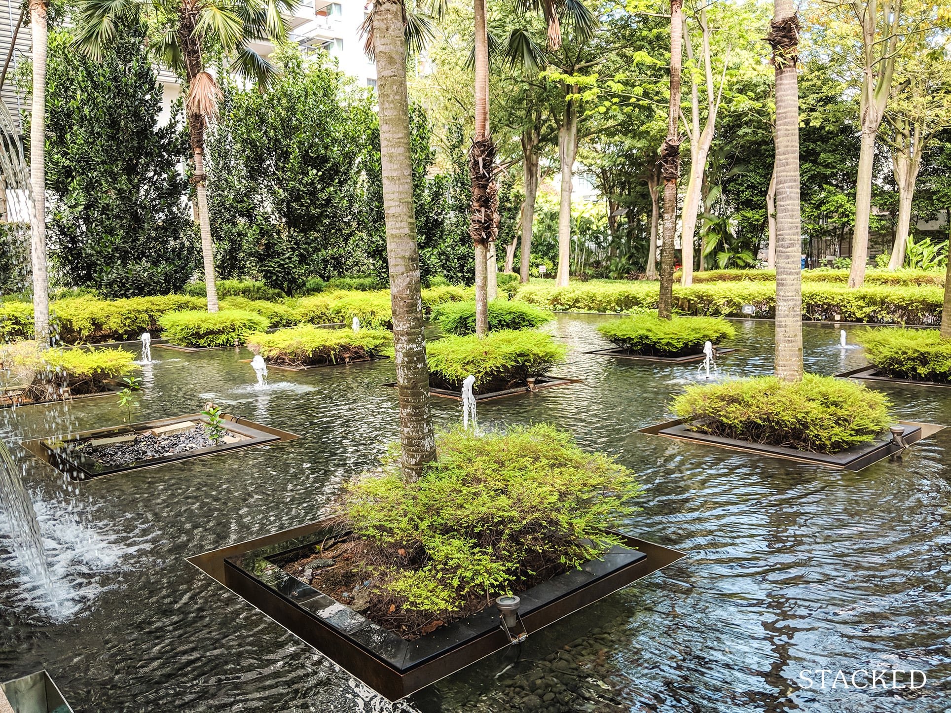 Rivergate Condo water feature