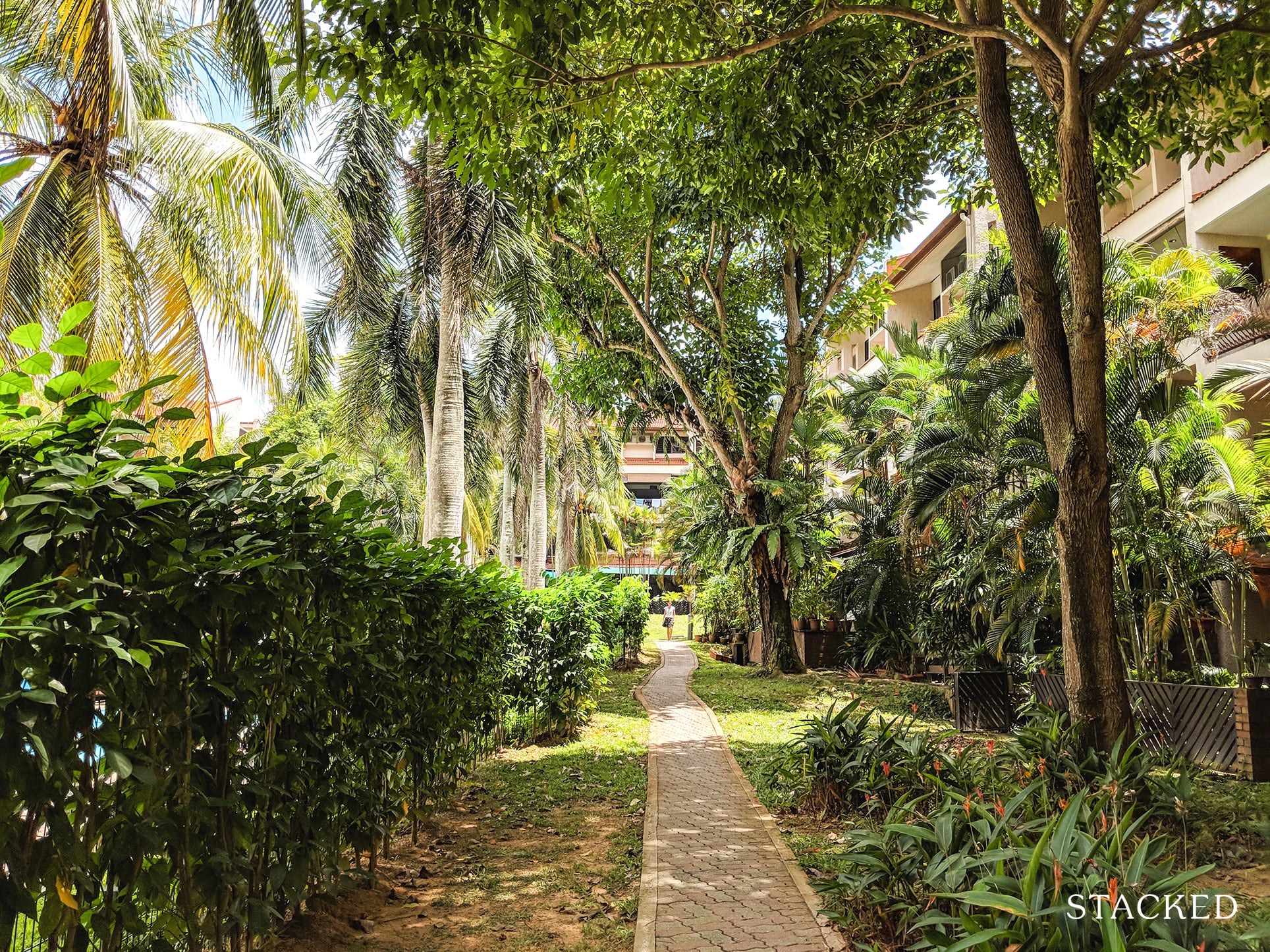 Sommerville Park Condo walkway