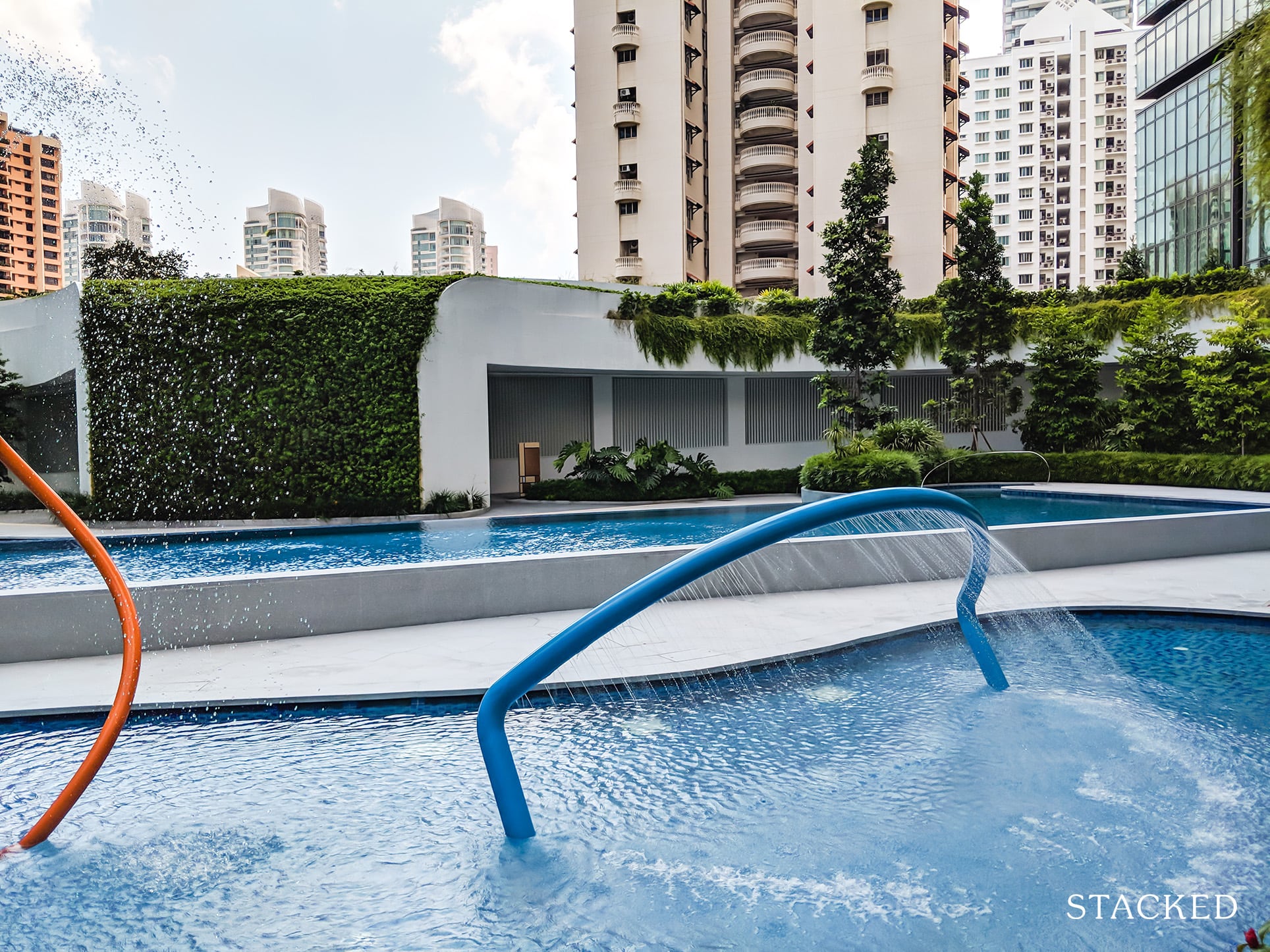 8 St. Thomas condo water fountain