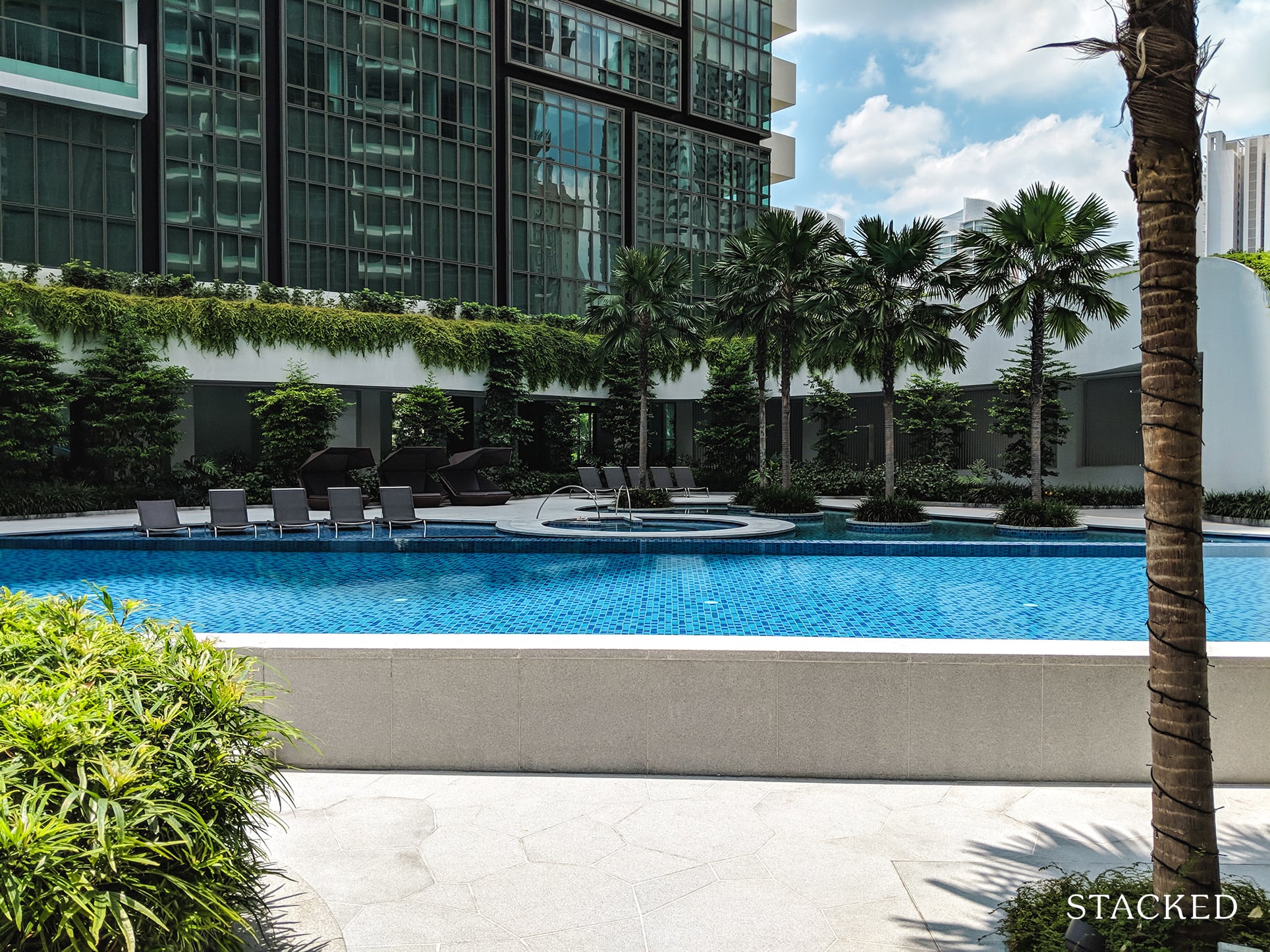 8 St. Thomas condo swimming pool 