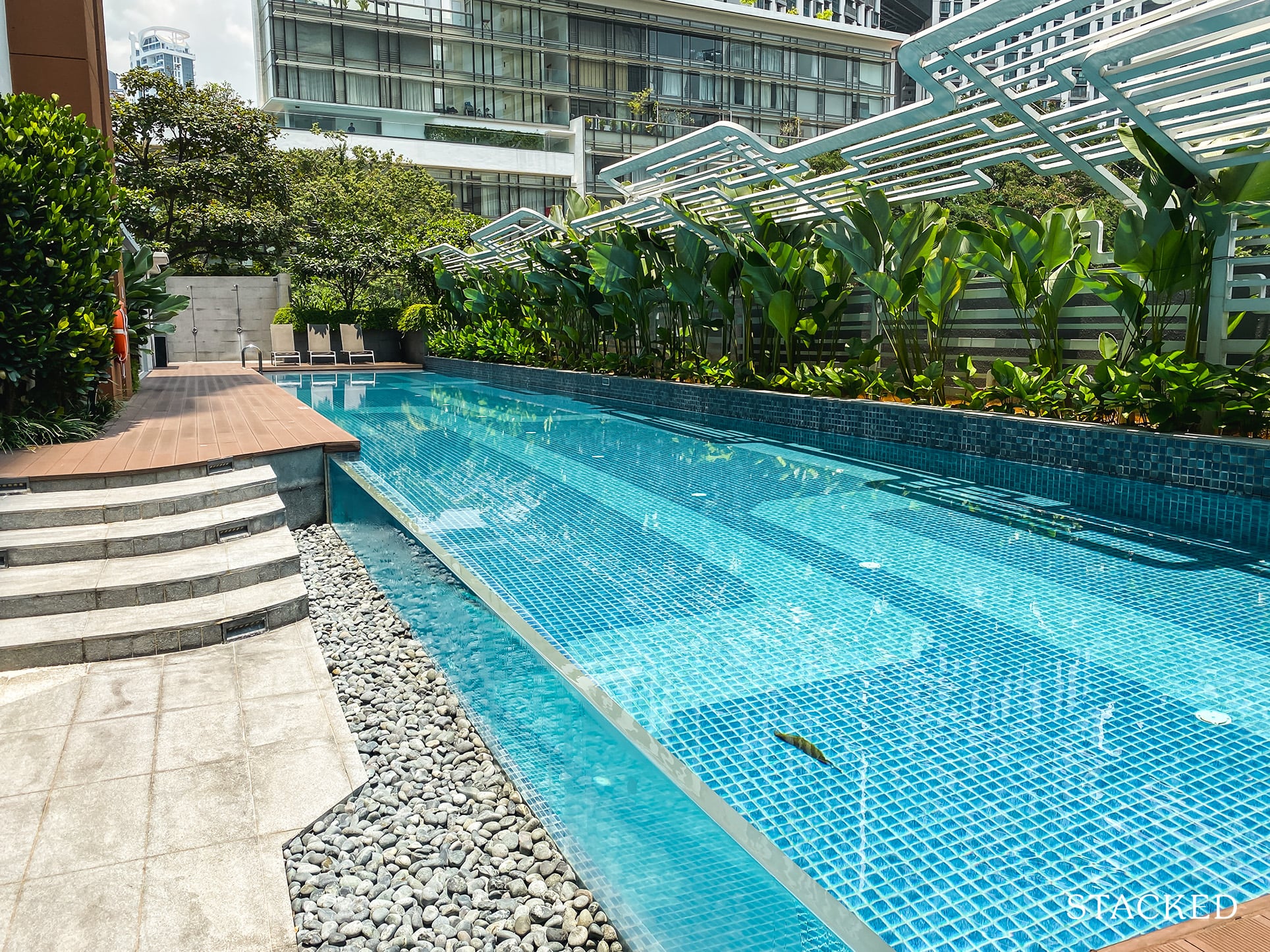 Onje @Tanjong Pagar lap pool glass 