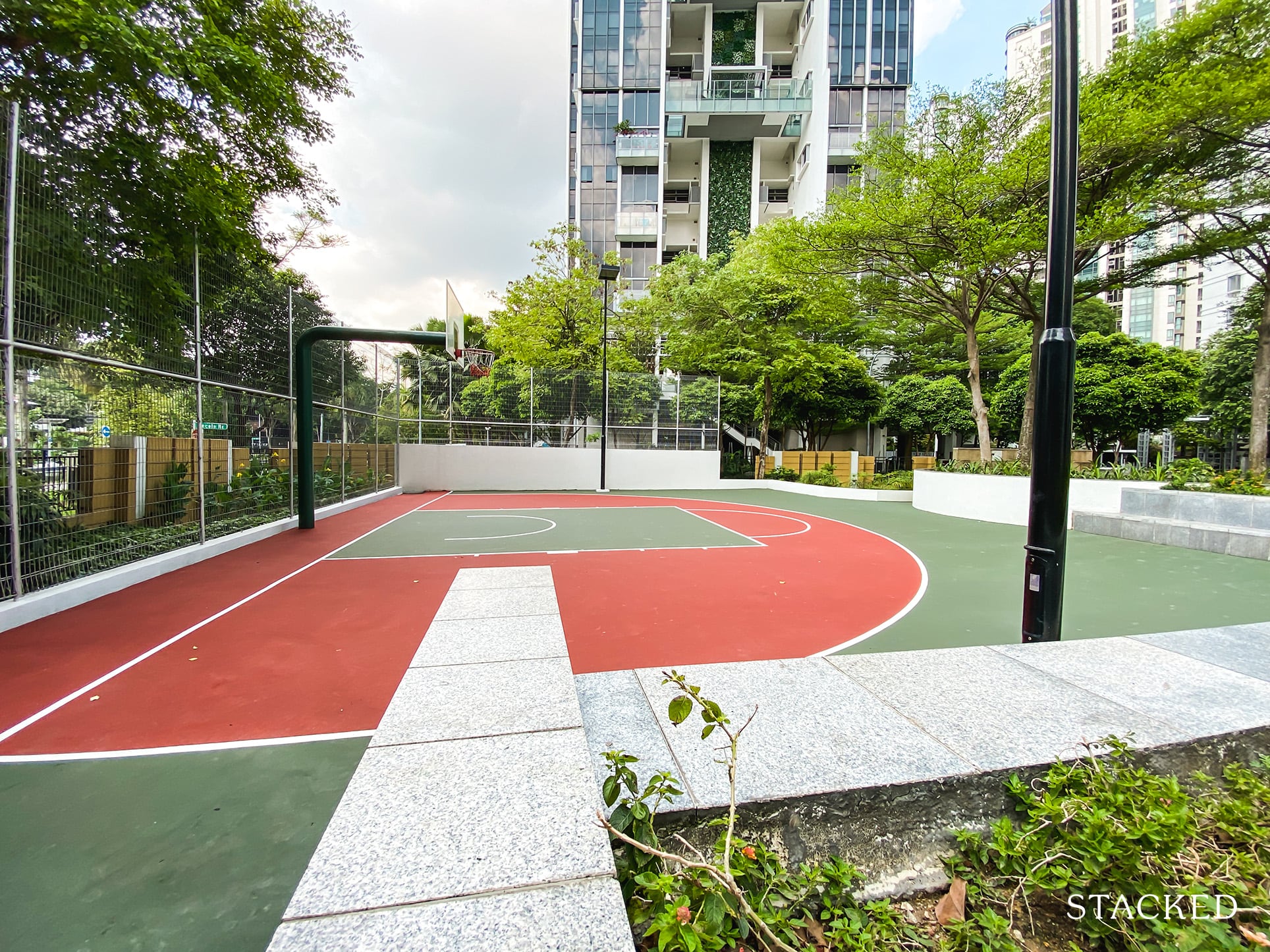 Park Infinia basketball court