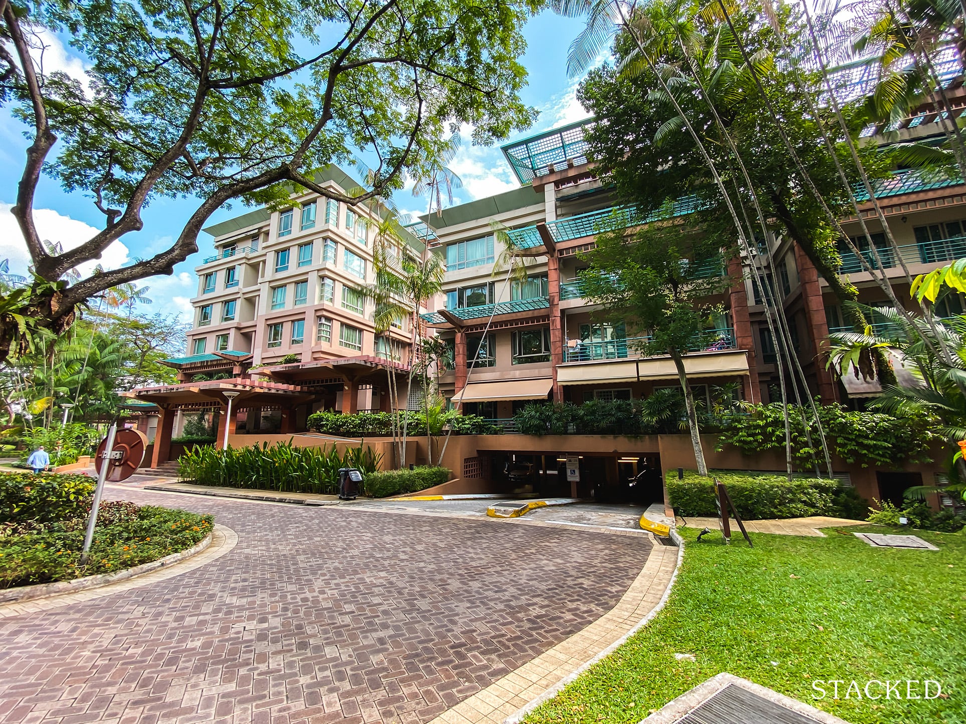 Maplewoods Condo carpark entrance