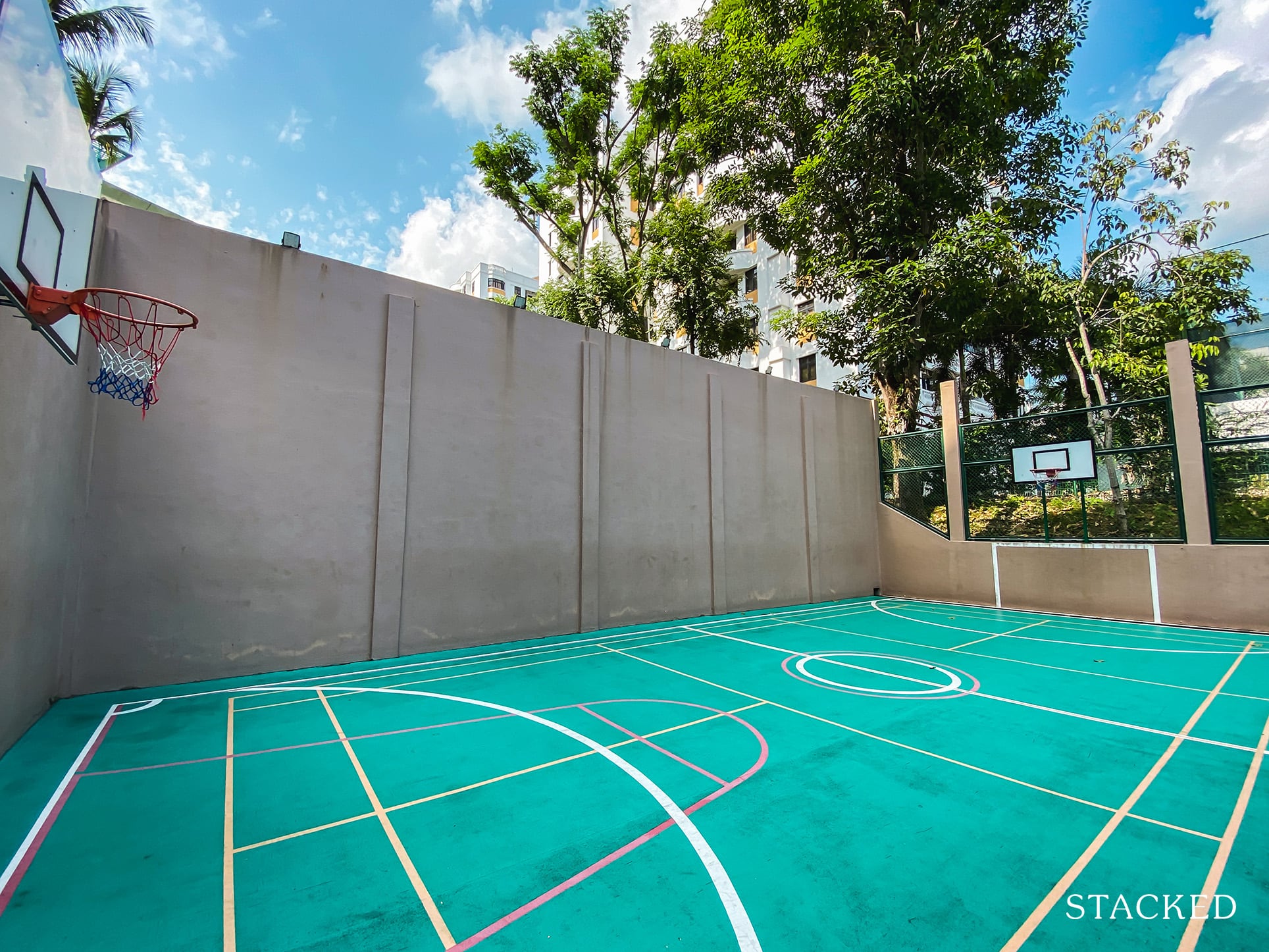 Maplewoods Condo basketball court