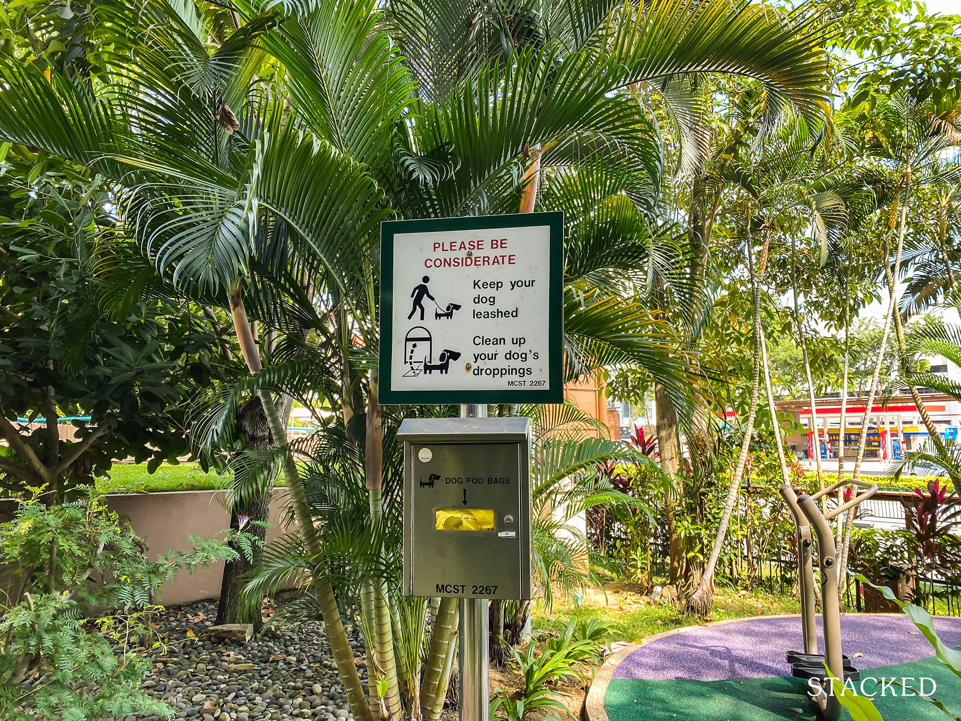 Maplewoods Condo dog poo sign