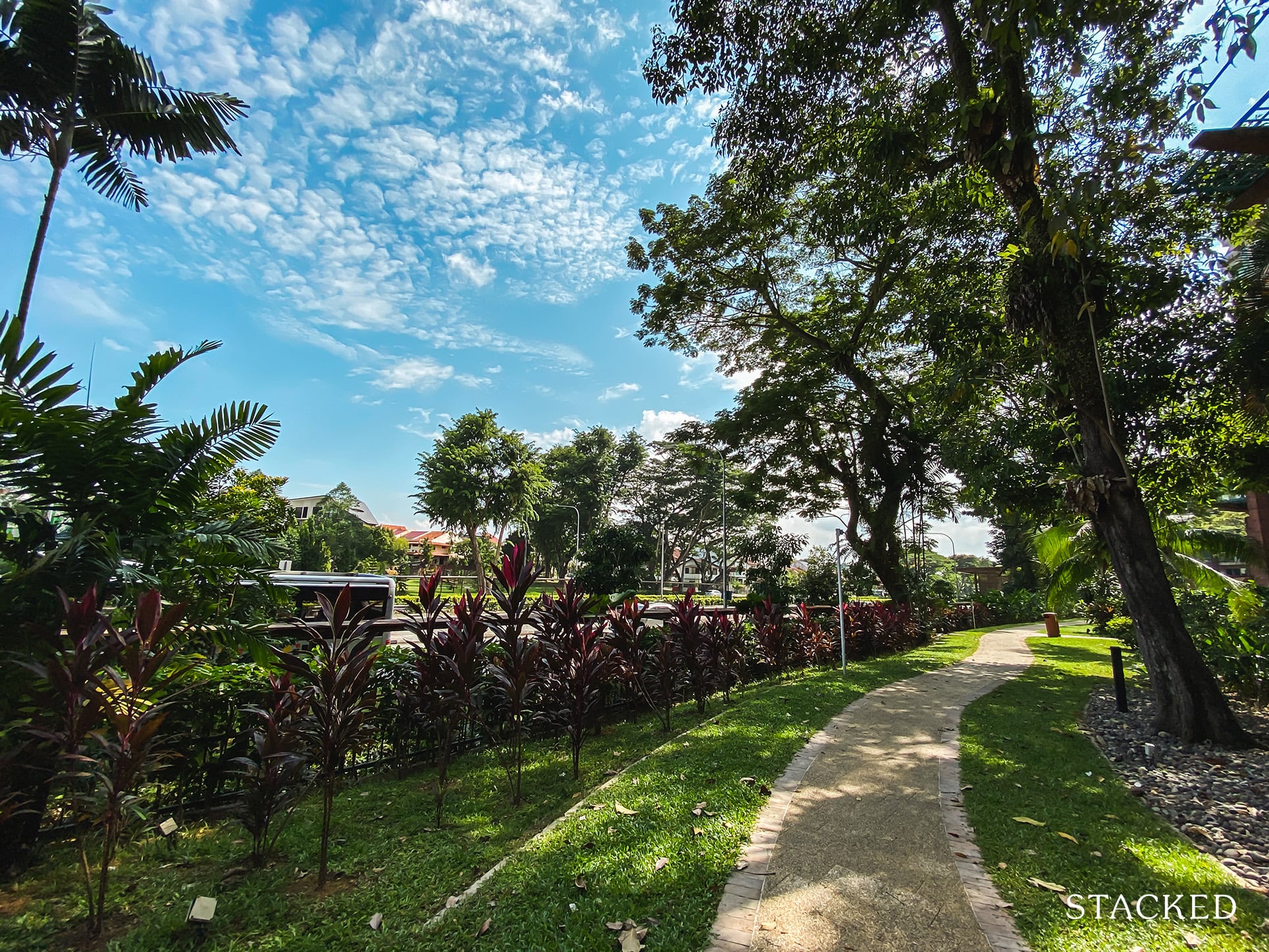 Maplewoods Condo path 