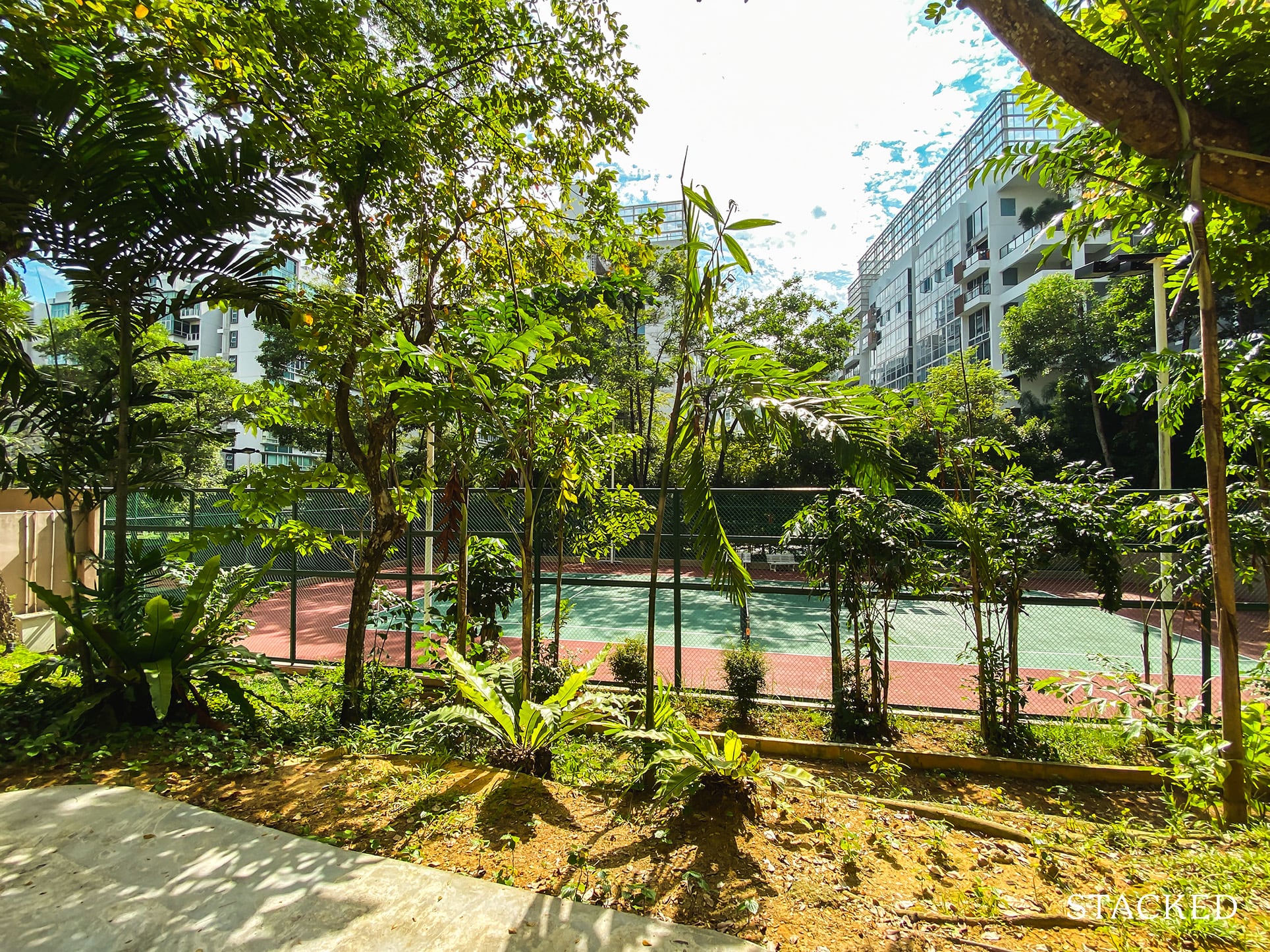 Maplewoods Condo tennis court 