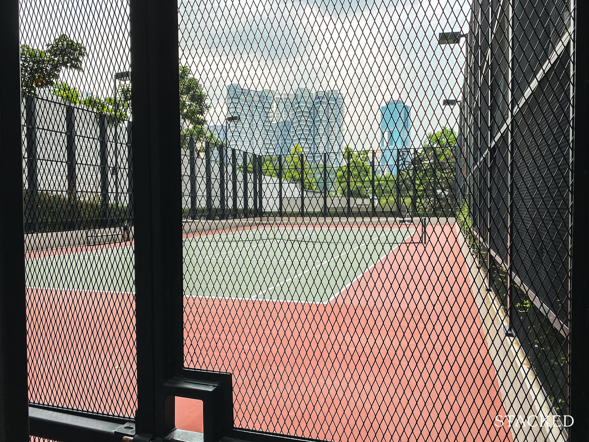 OUE Twin Peaks tennis court