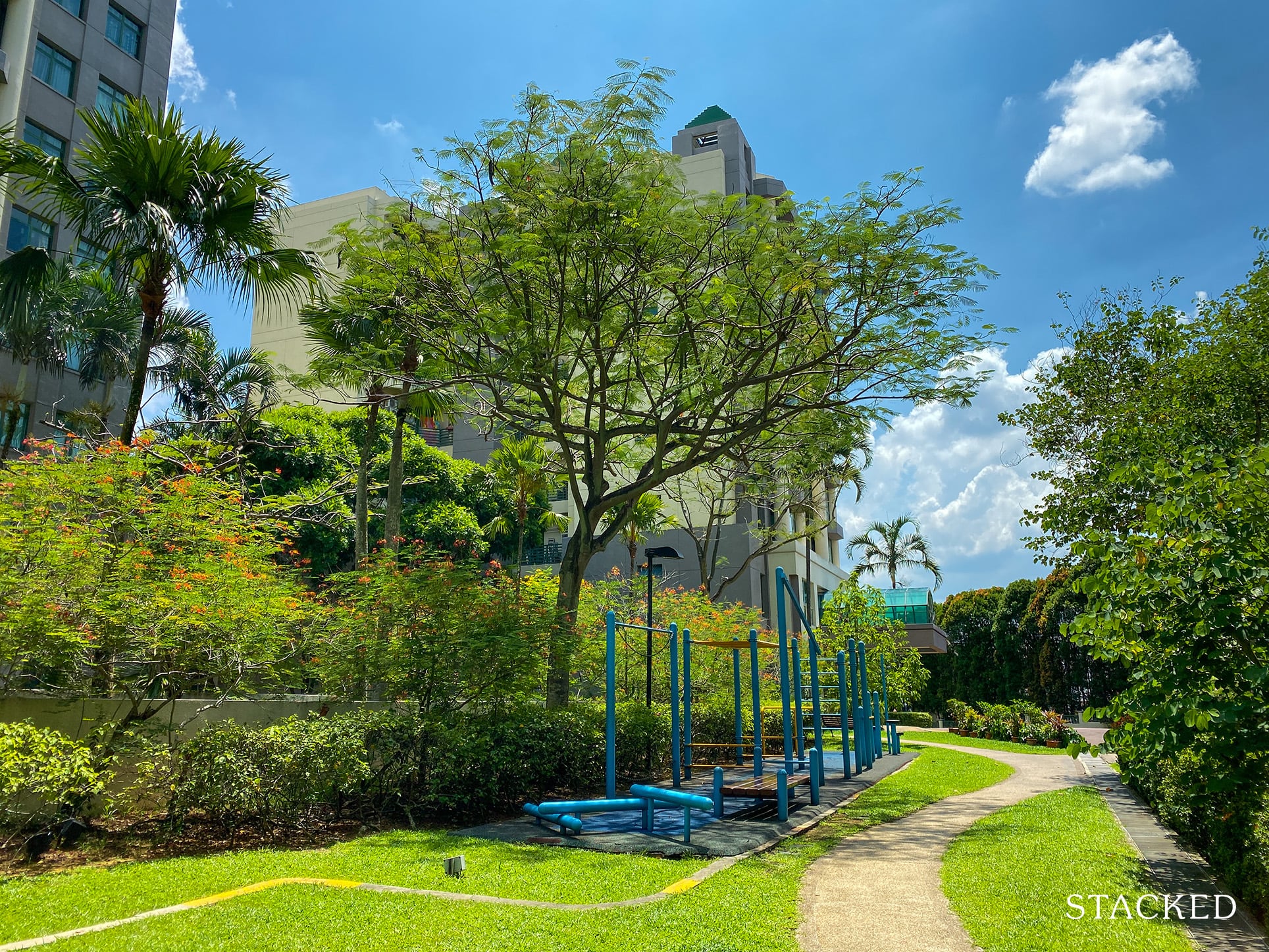 Signature Park outdoor fitness station 