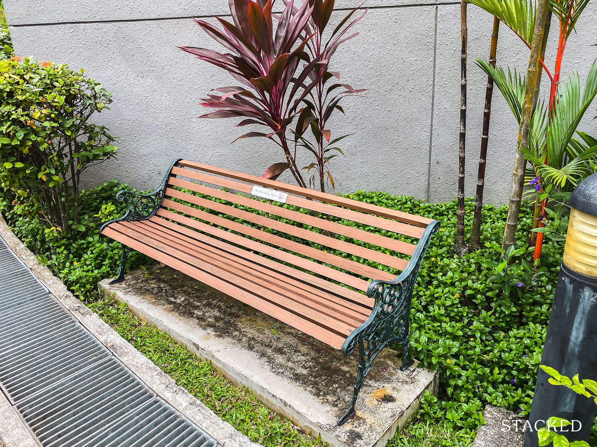 Signature Park bench