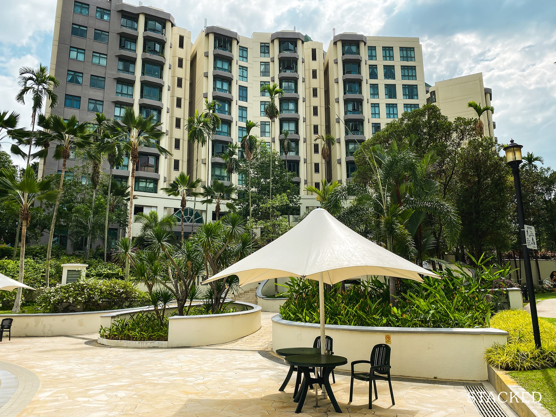 Signature Park second pool seating