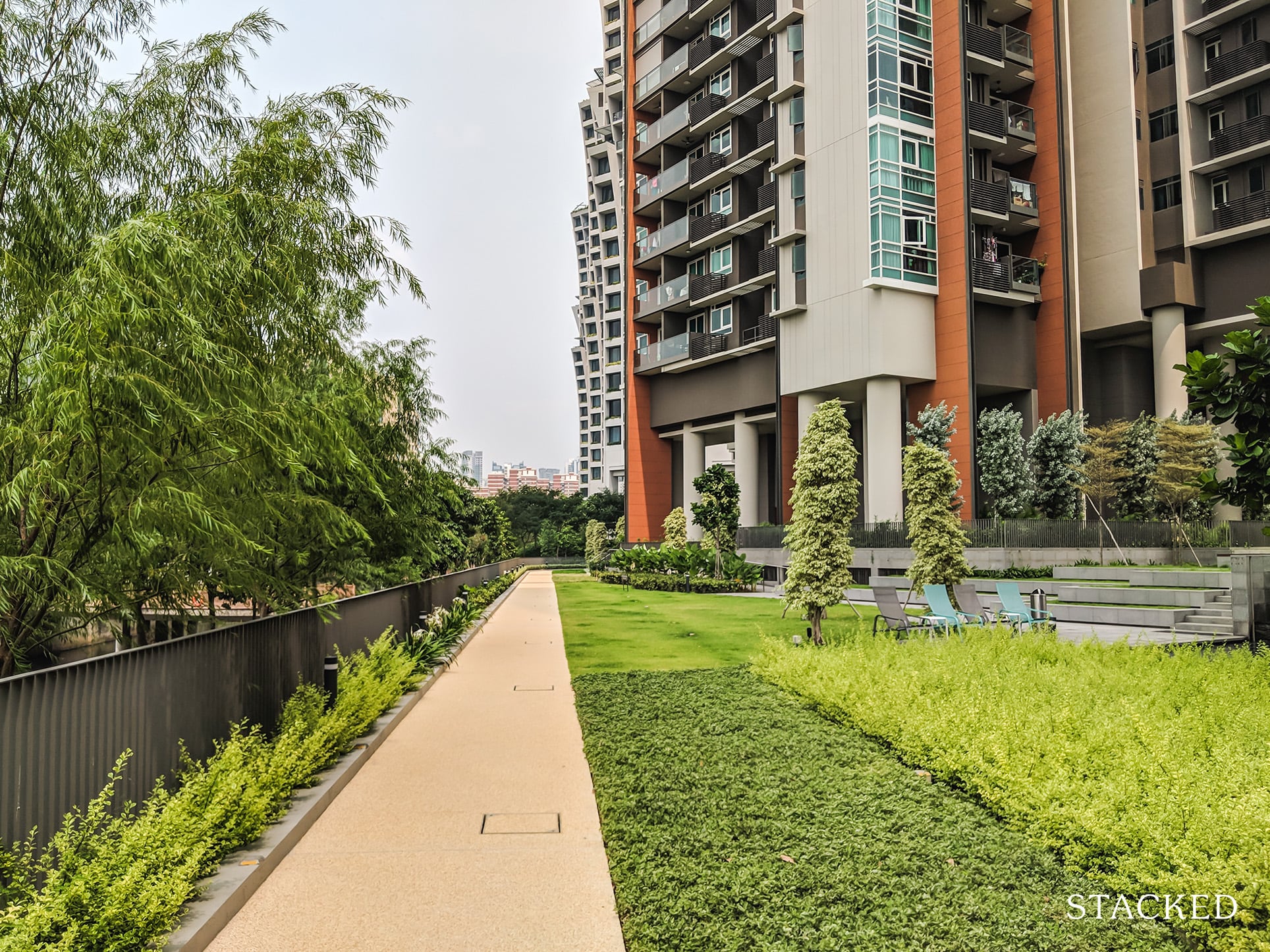 Principal Garden jogging path