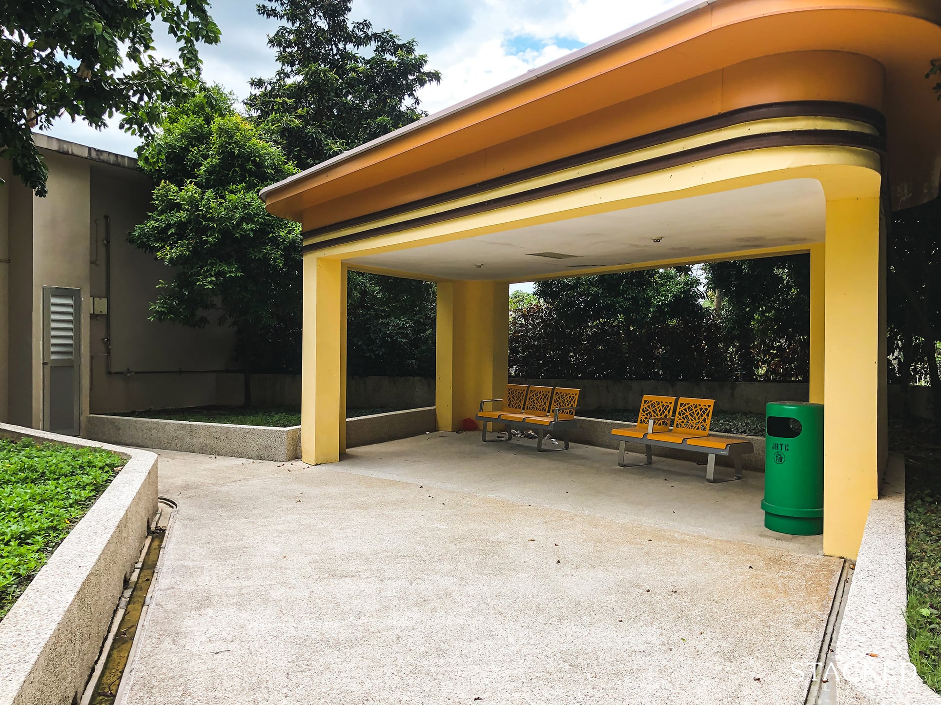 Skyline @ Bukit Batok Rooftop Garden Sheltered Seating