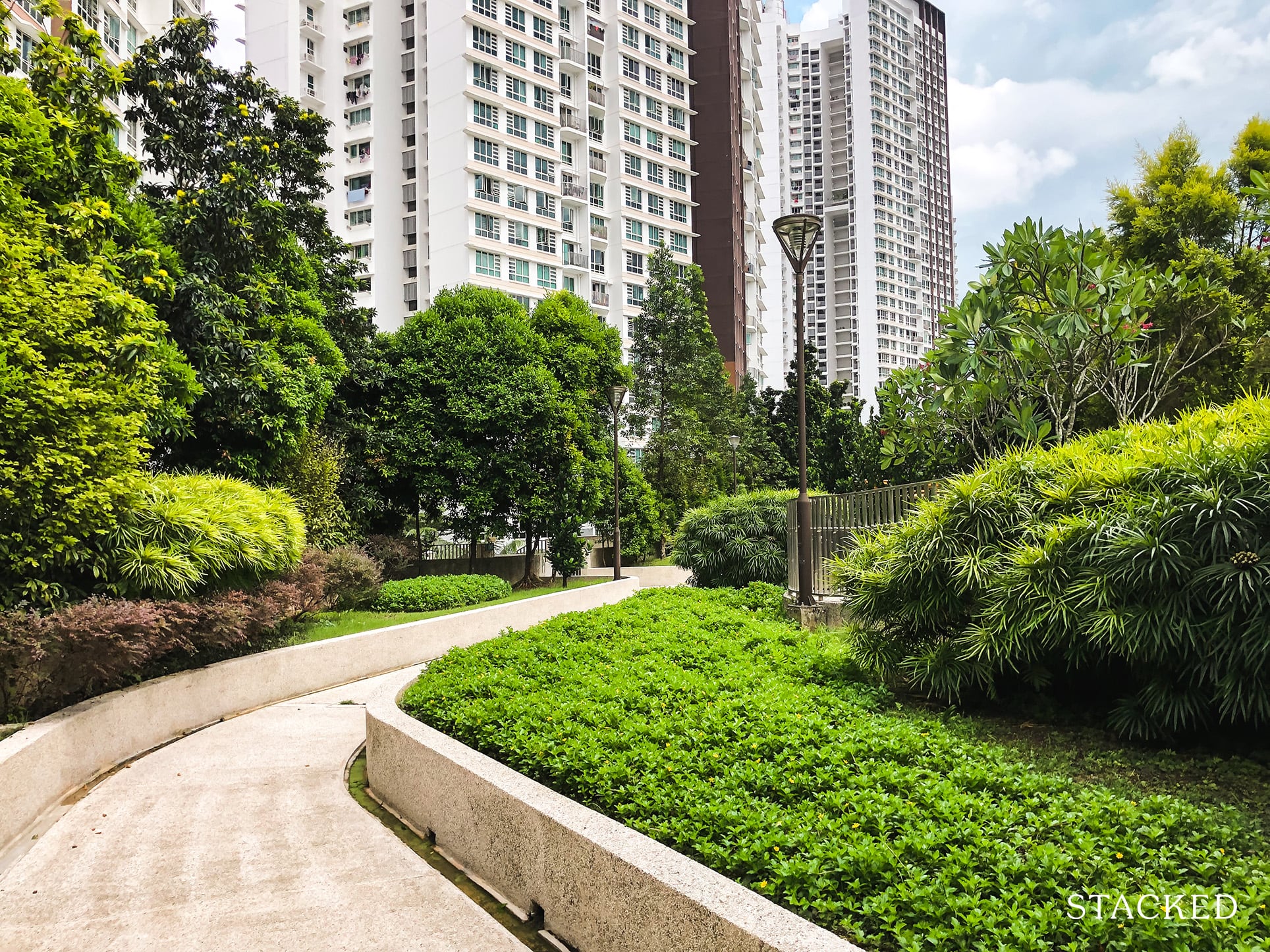 Skyline @ Bukit Batok Rooftop Garden Greenery