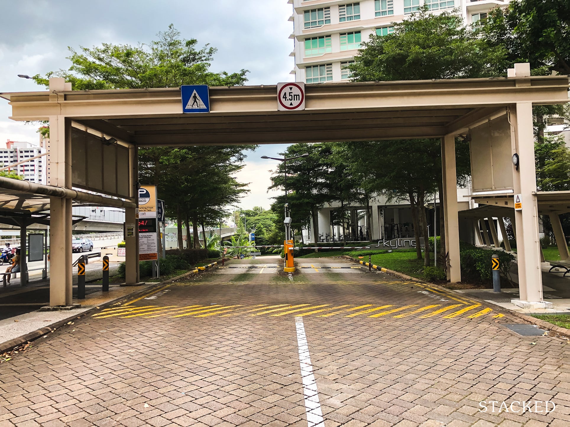 Skyline @ Bukit Batok Carpark Entrance