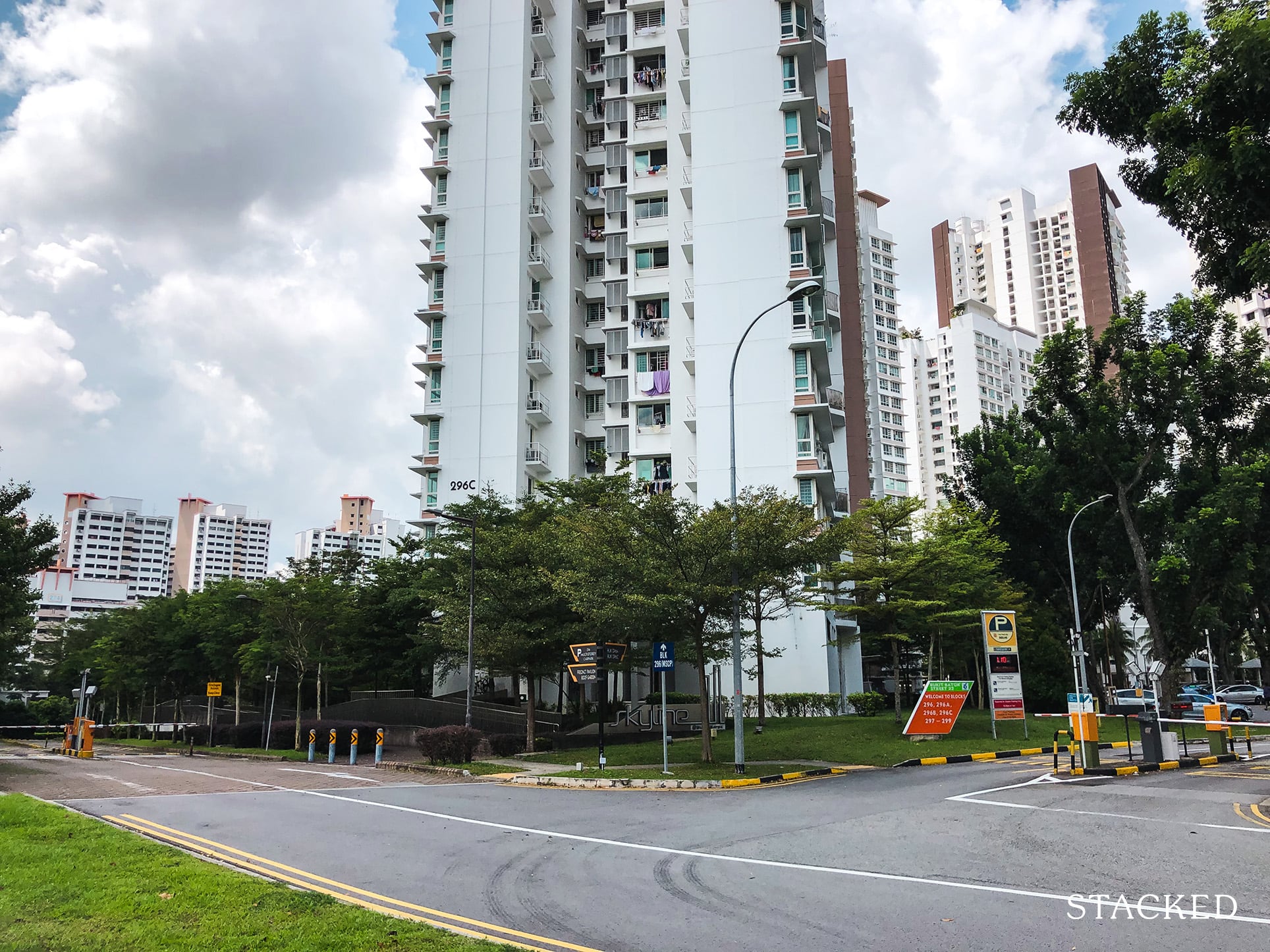 Skyline @ Bukit Batok Entrance