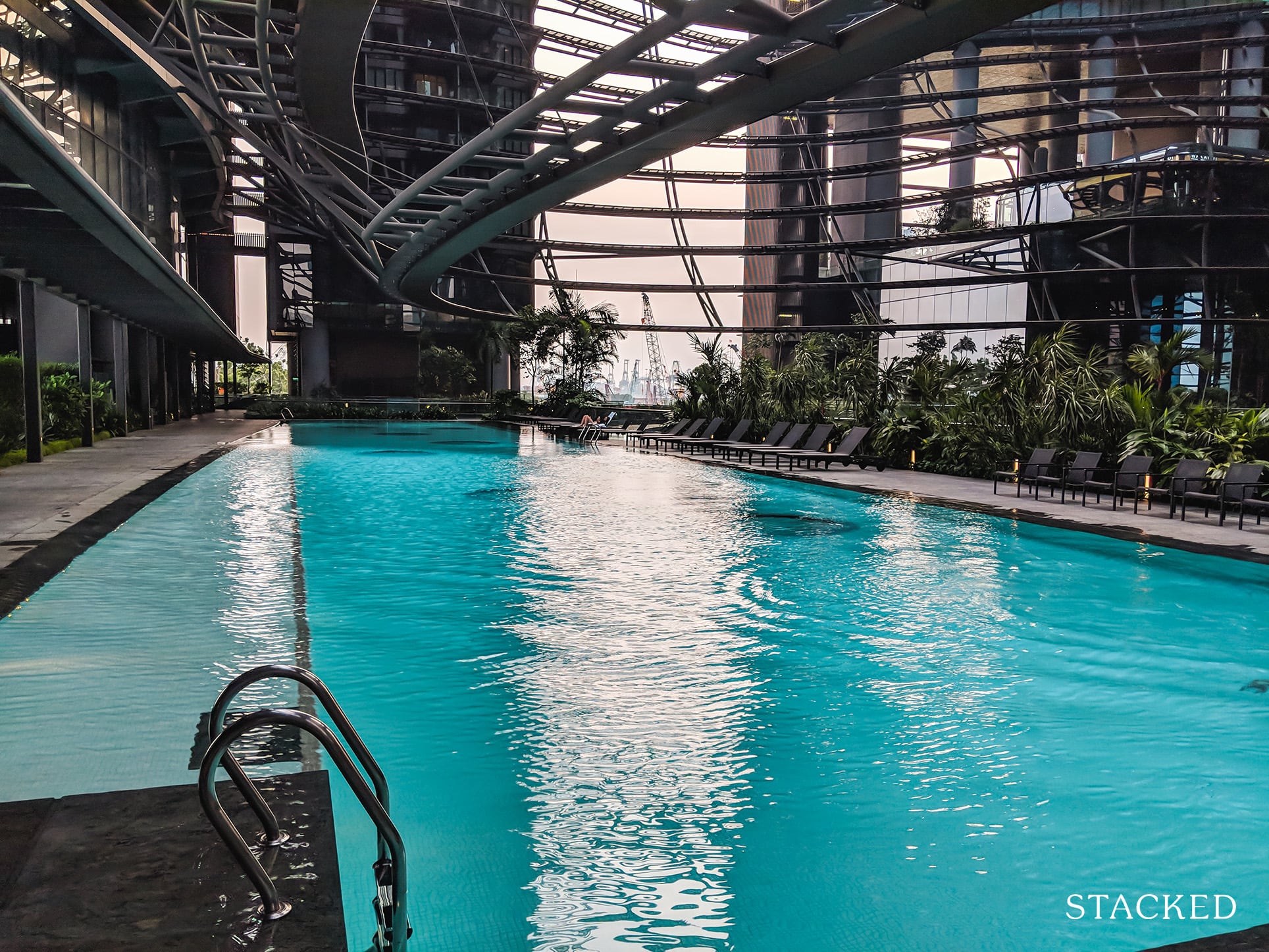 Marina One Residences swimming pool 