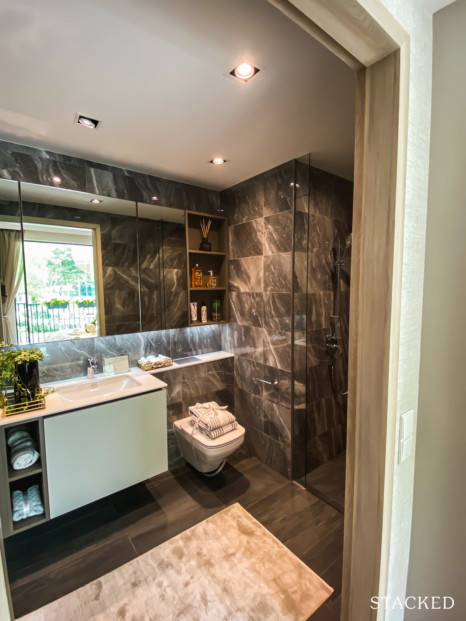 Sengkang Grand Residences 3 bedroom premium flexi master bathroom