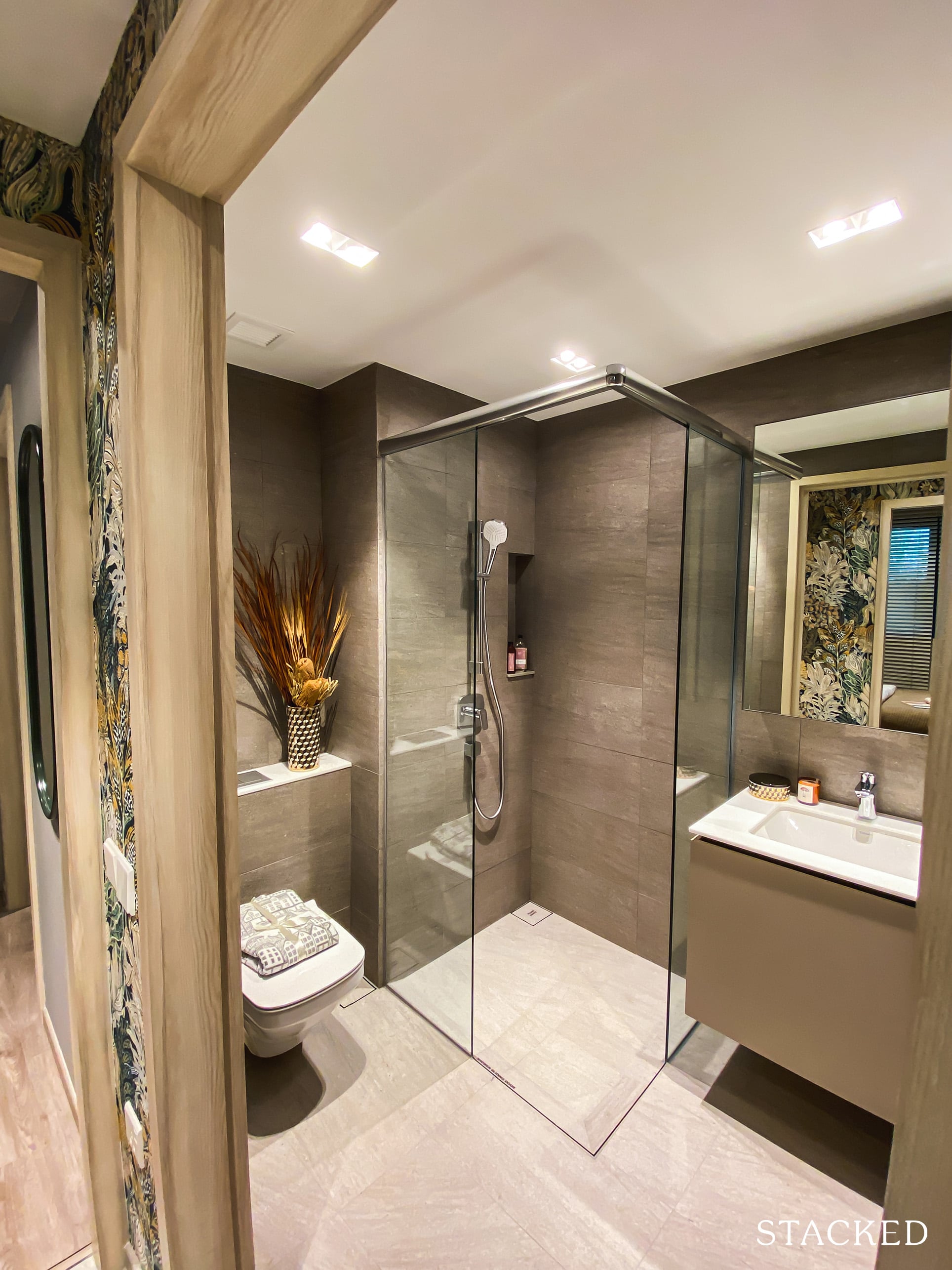 Sengkang Grand Residences 2 bedroom premium plus study common bathroom