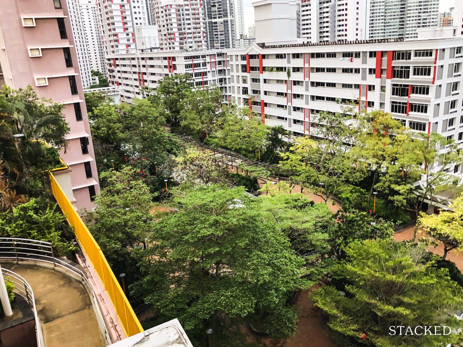 Central Horizon Rooftop Garden