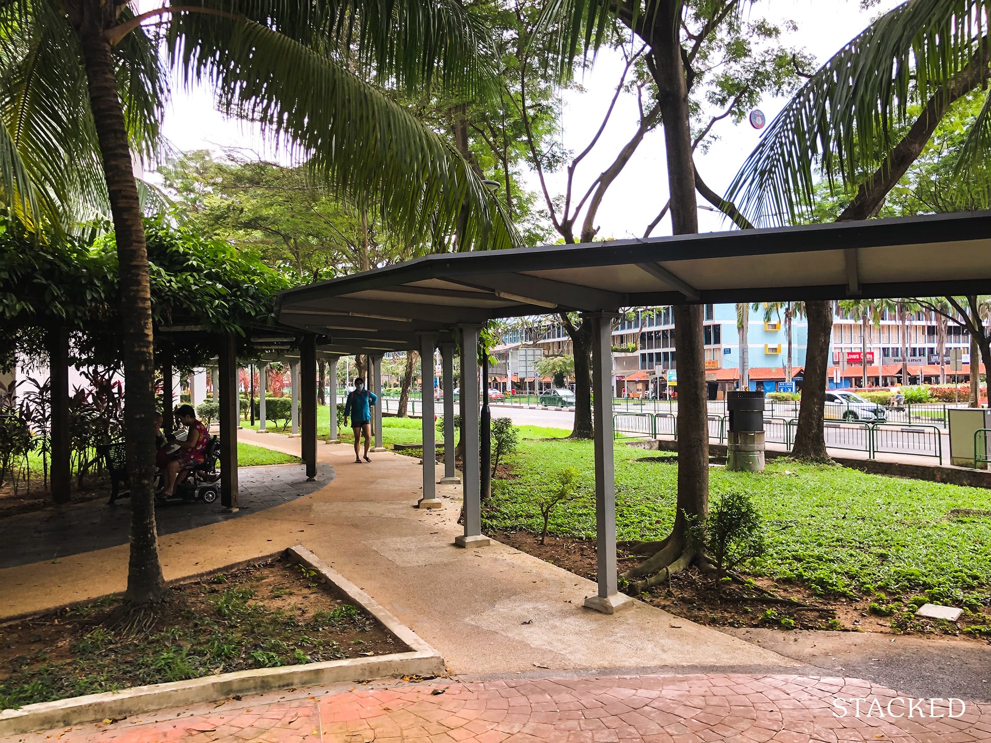 Central Horizon Sheltered Walkway