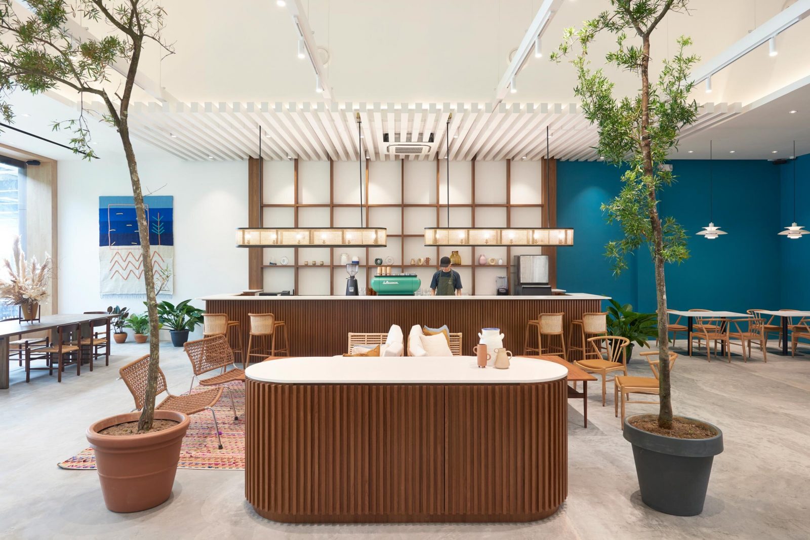 6 Aesthetic Cafe Features To Steal To Elevate Your Home Dining Experience
