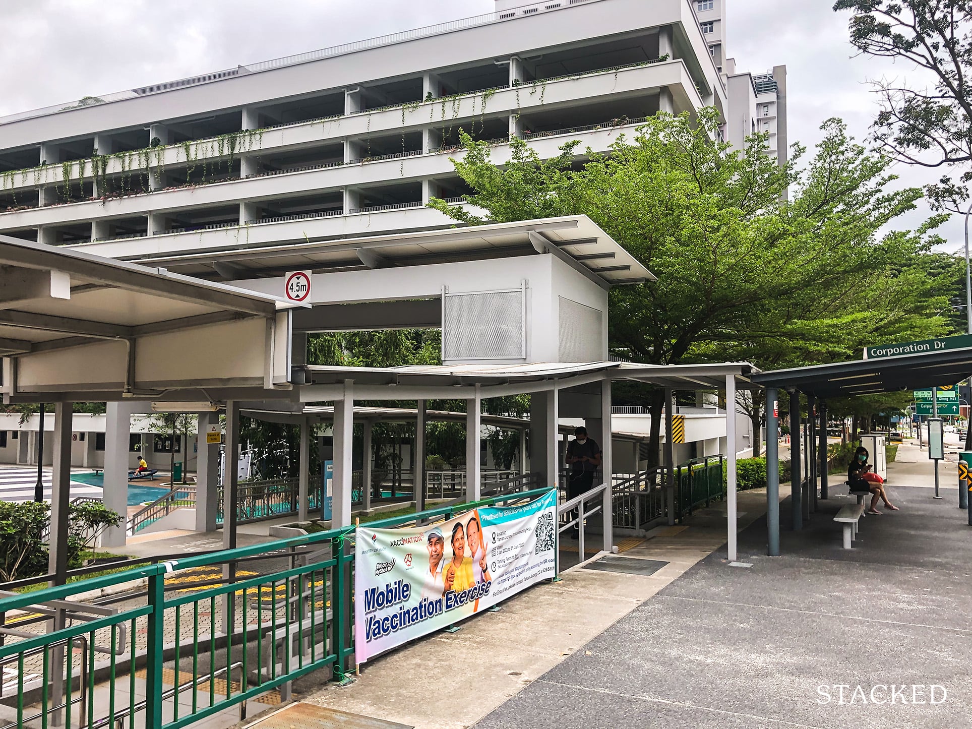 Lake Vista bus station