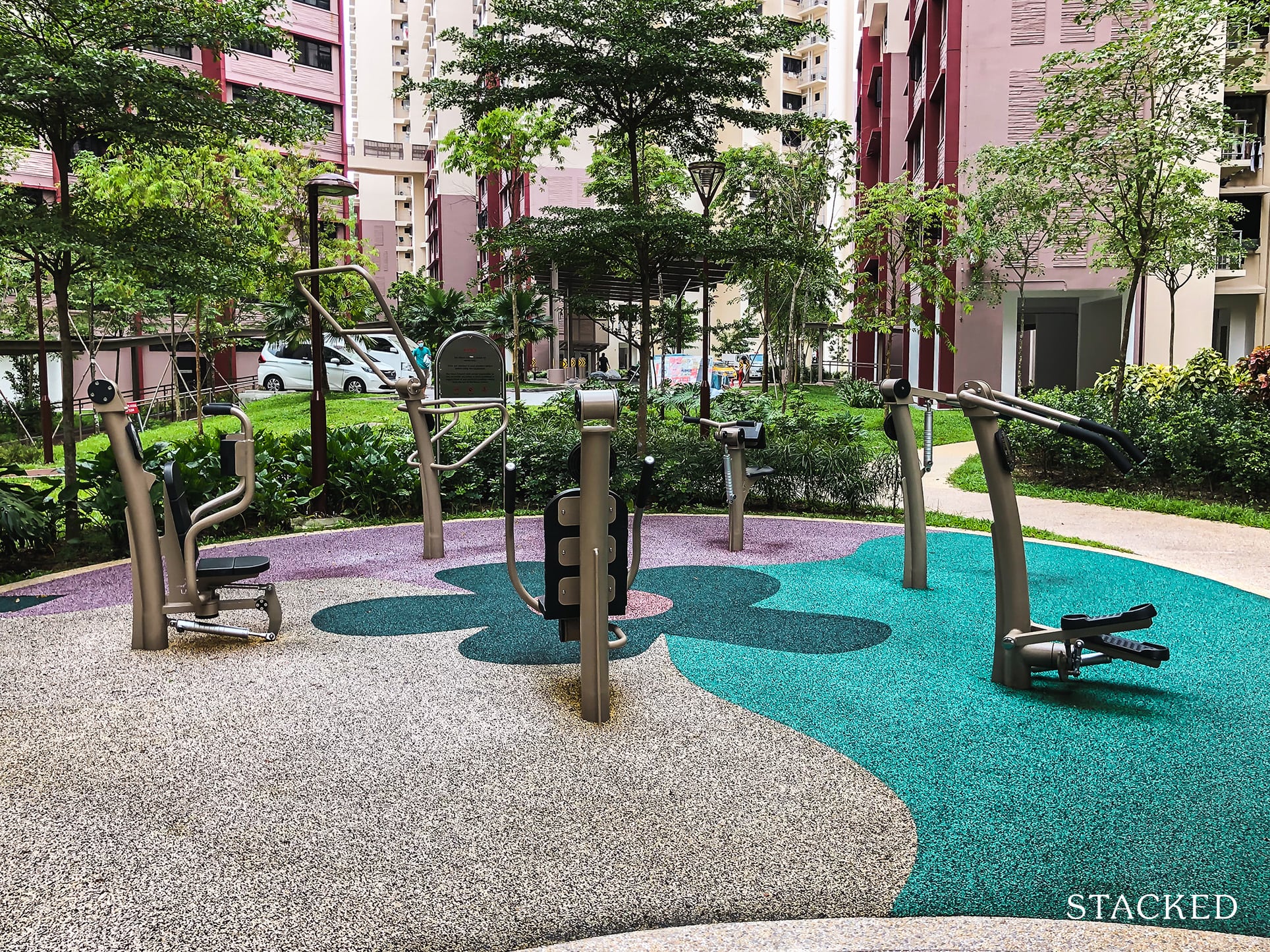 West Plains @ Bukit Batok fitness station