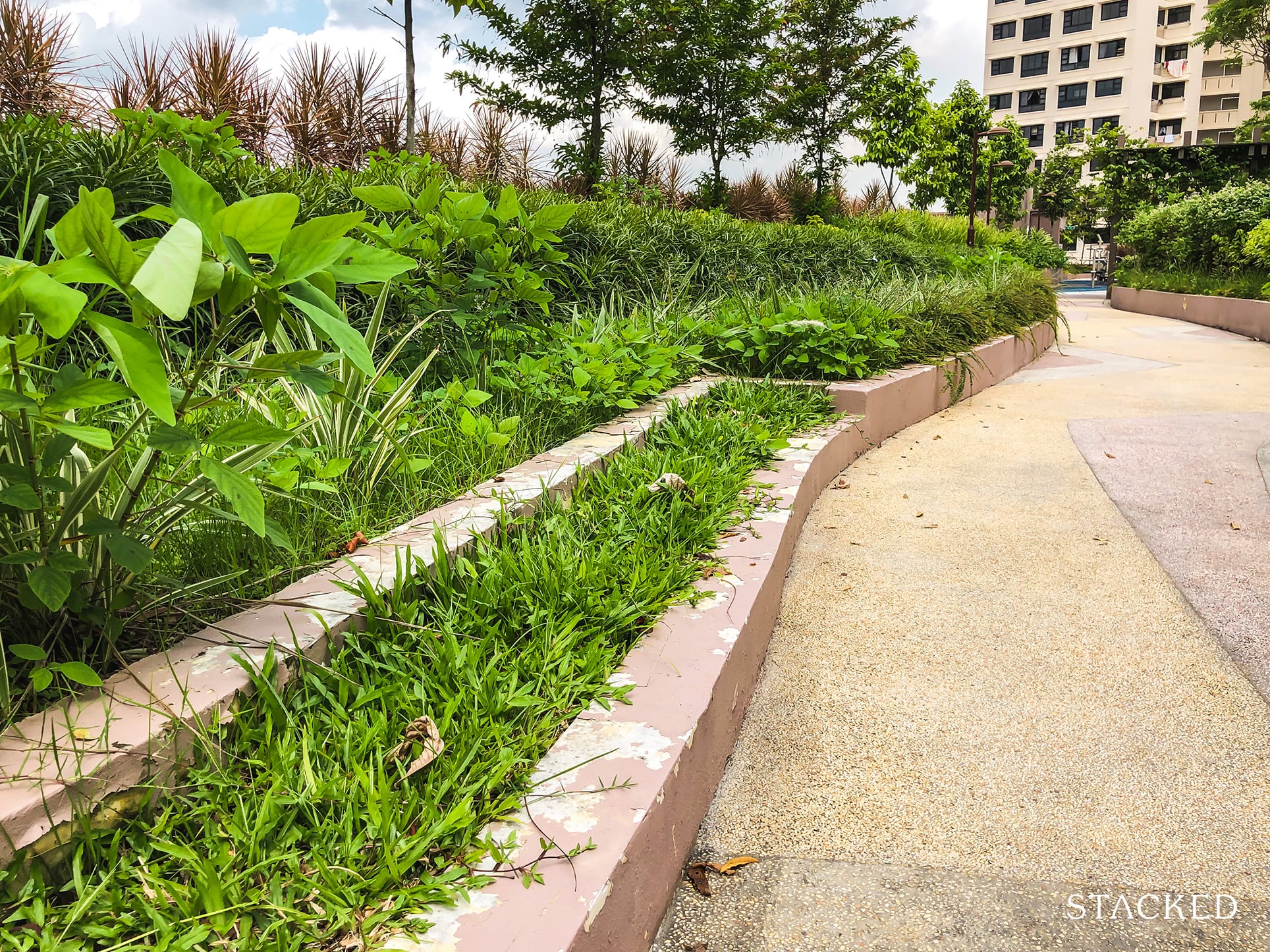 West Plains @ Bukit Batok rooftop garden details