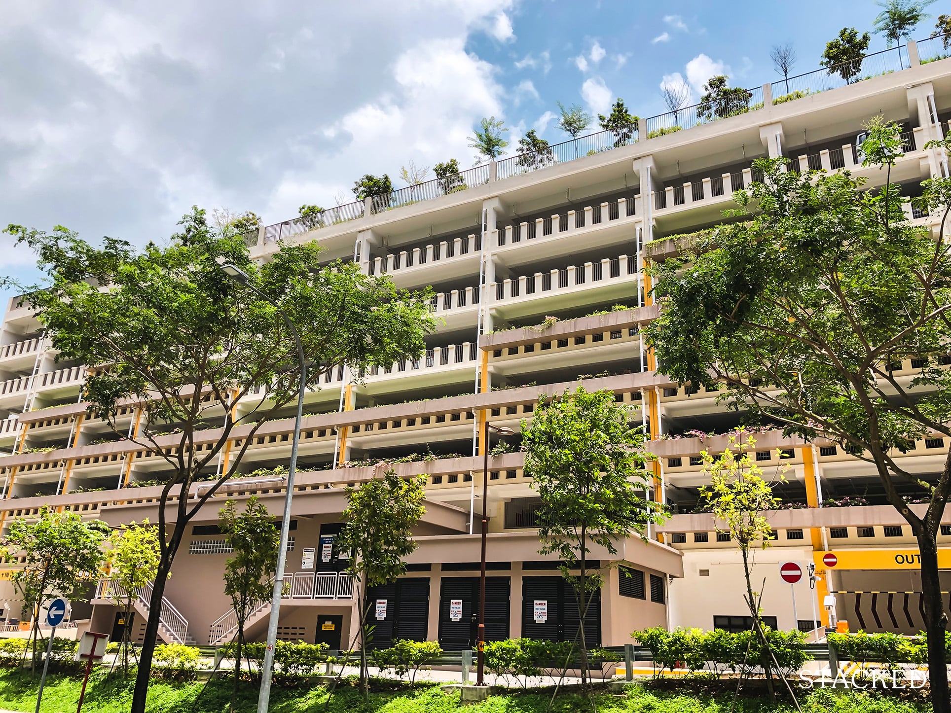 West Plains @ Bukit Batok multi storey car park