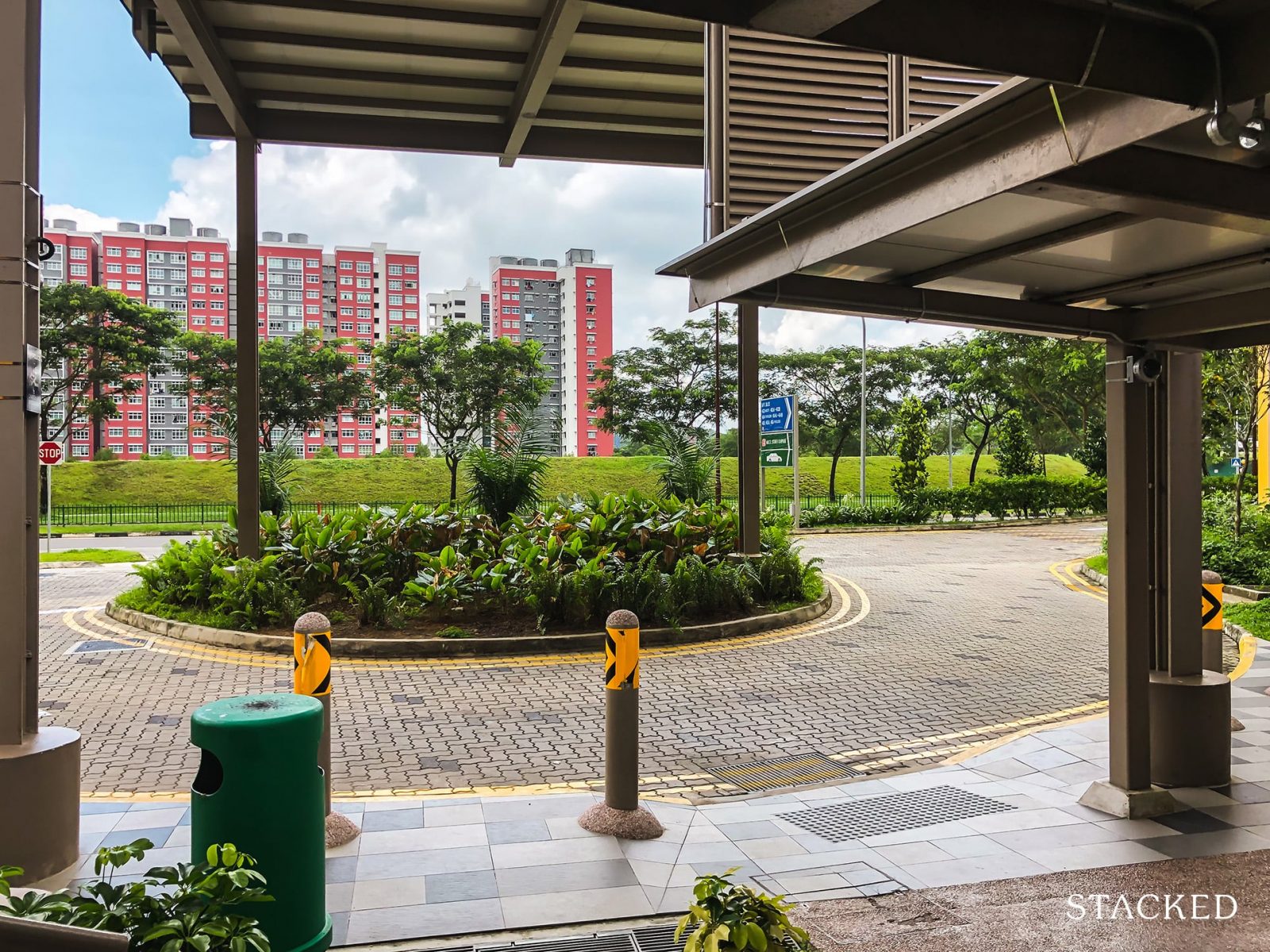 West Plains @ Bukit Batok roundabout drop off point