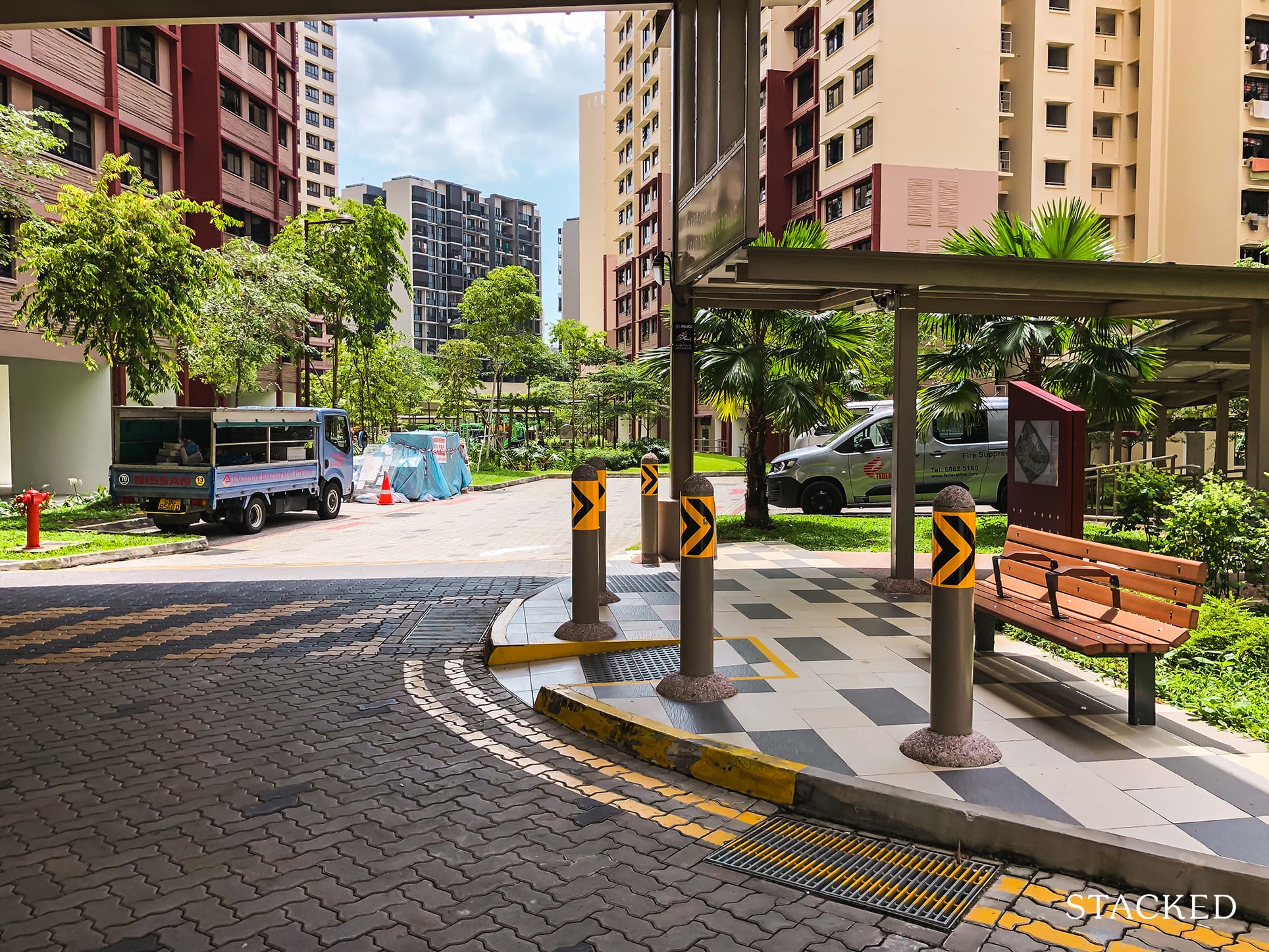 West Plains @ Bukit Batok sheltered roundabout drop off seating