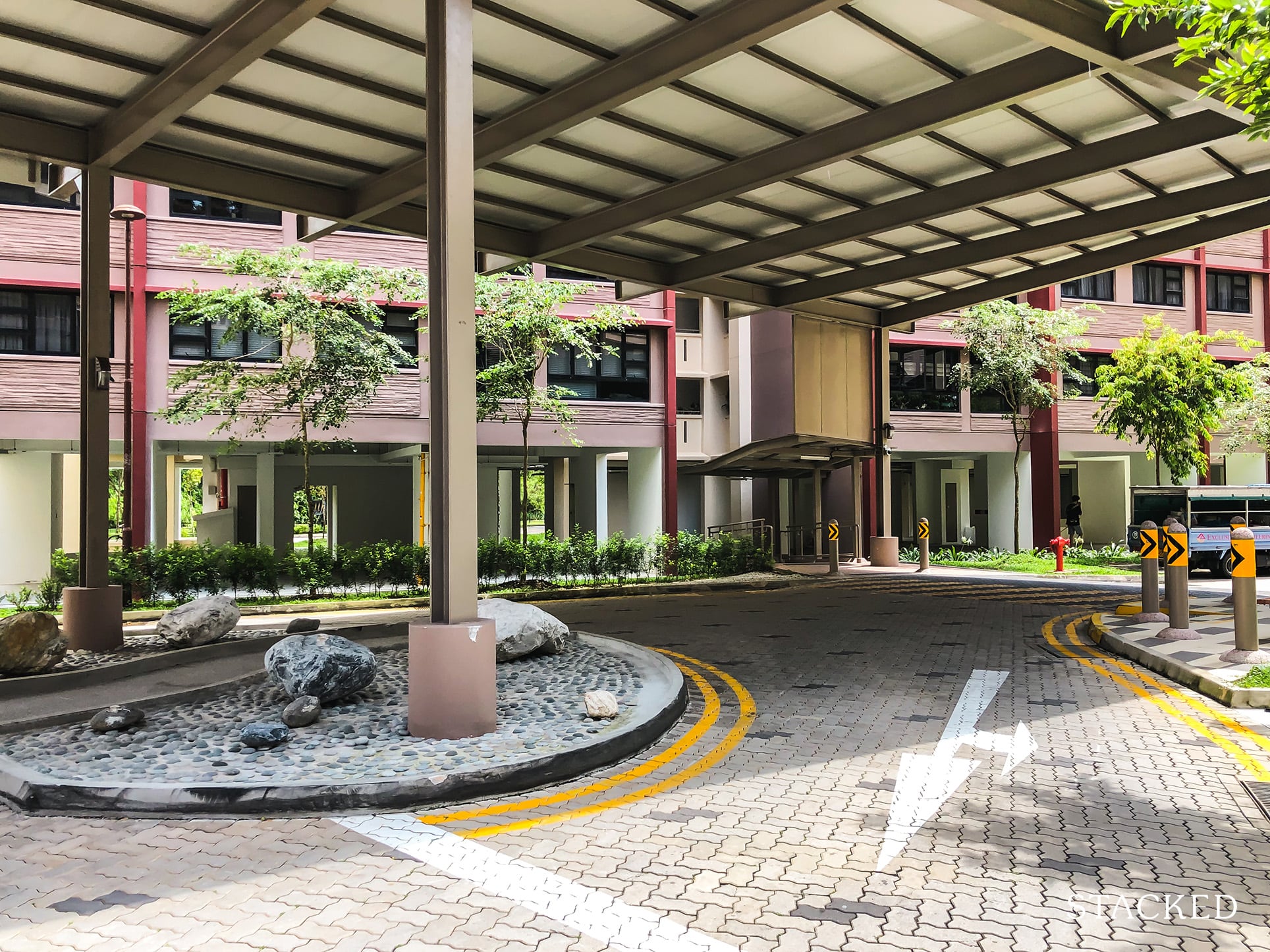 West Plains @ Bukit Batok sheltered roundabout drop off