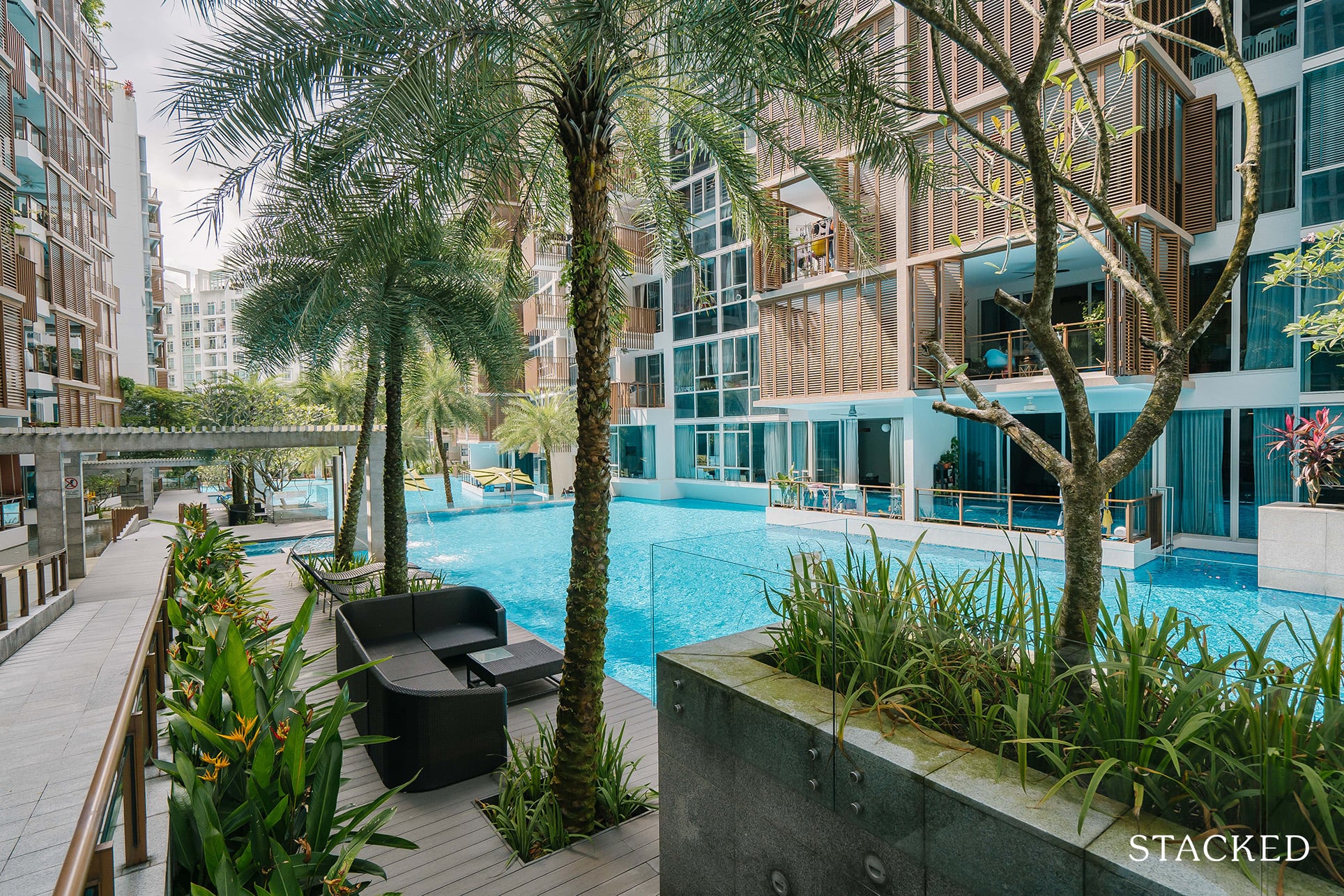 floridian condo poolside