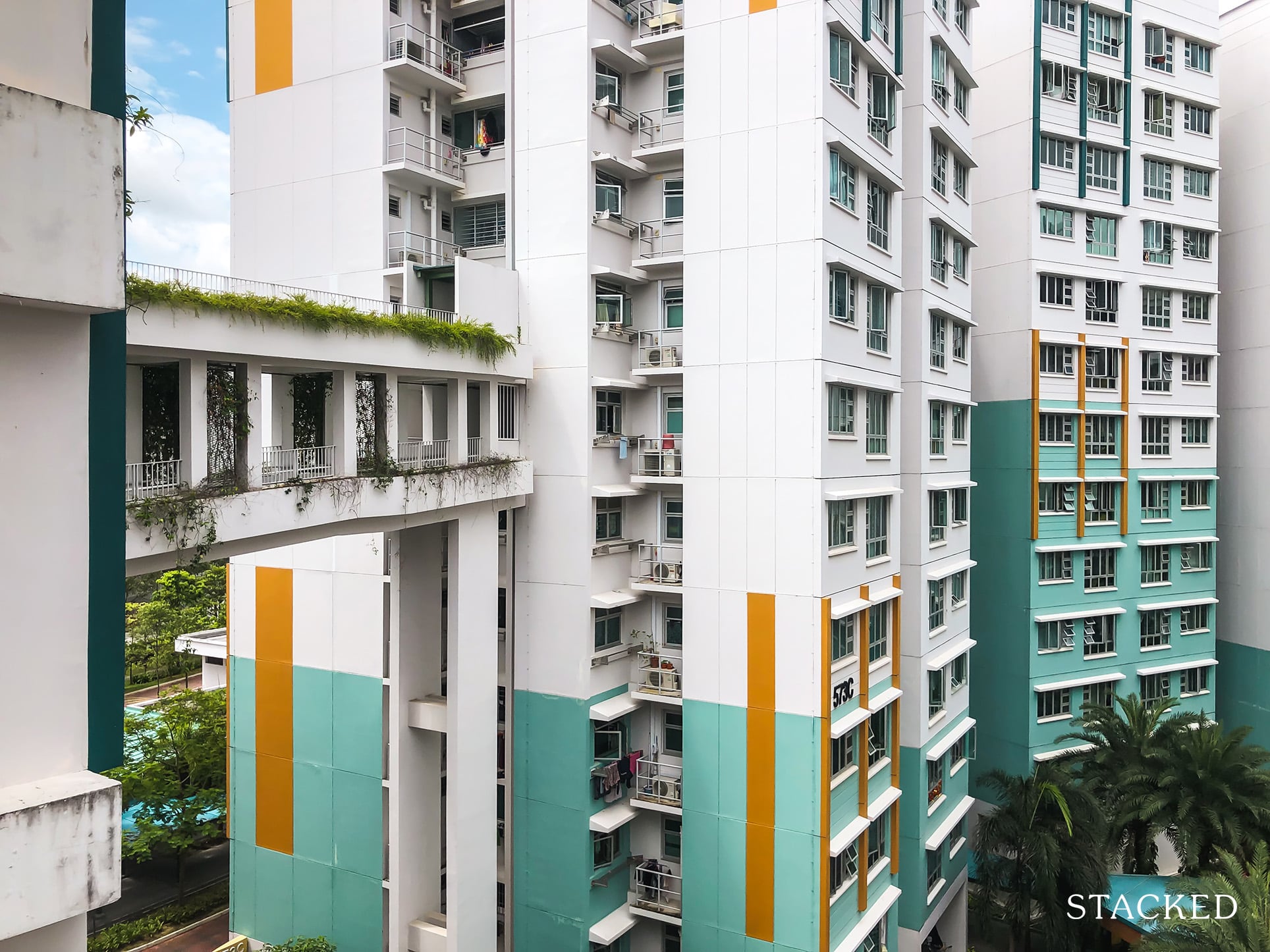 Where Are The Cheapest Nearly New 5 Room Resale HDB Flats In 2023   Woodlands Glen 87 Link Bridge 