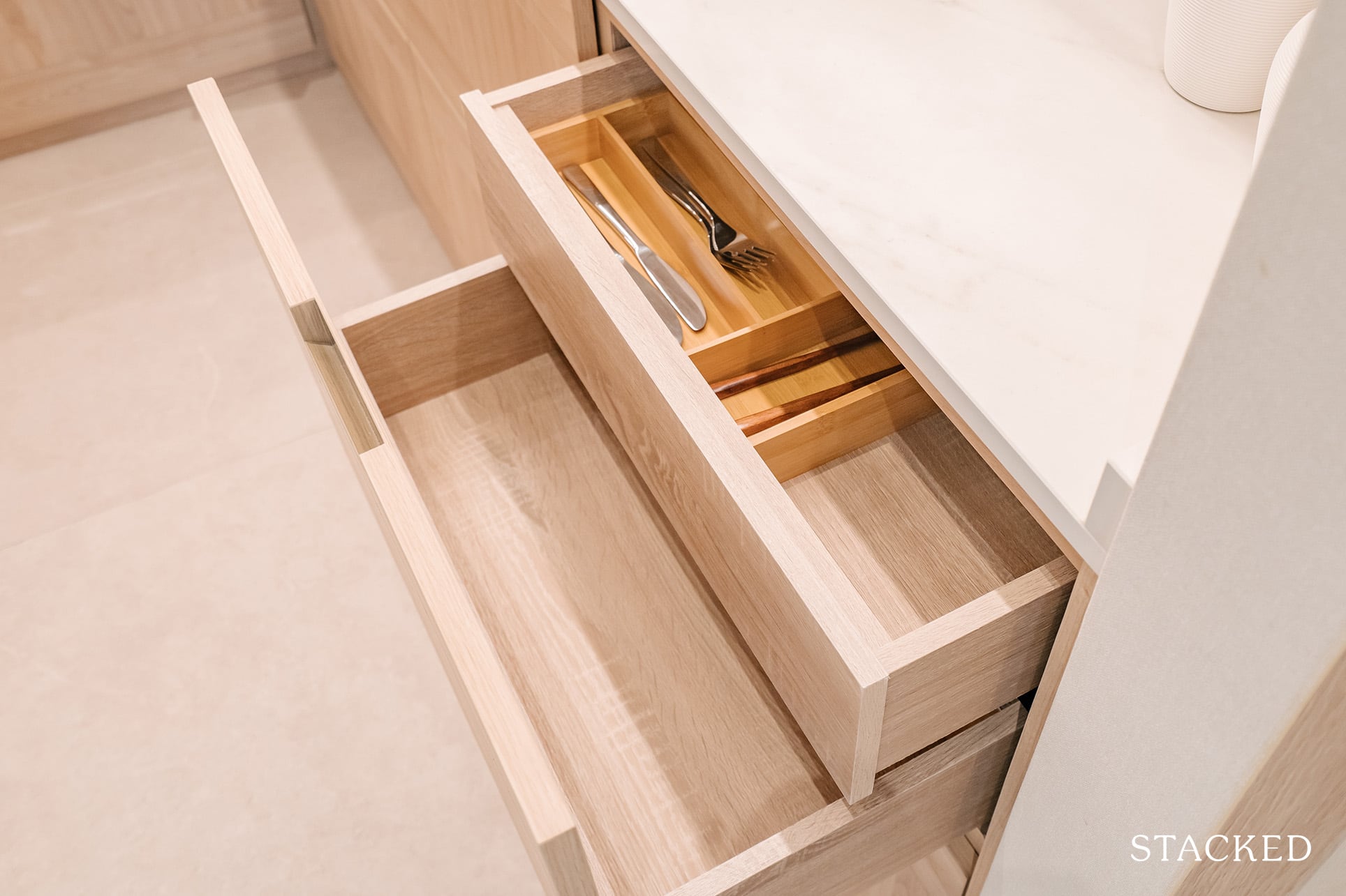 atlassia 2 bedroom drawer compartments
