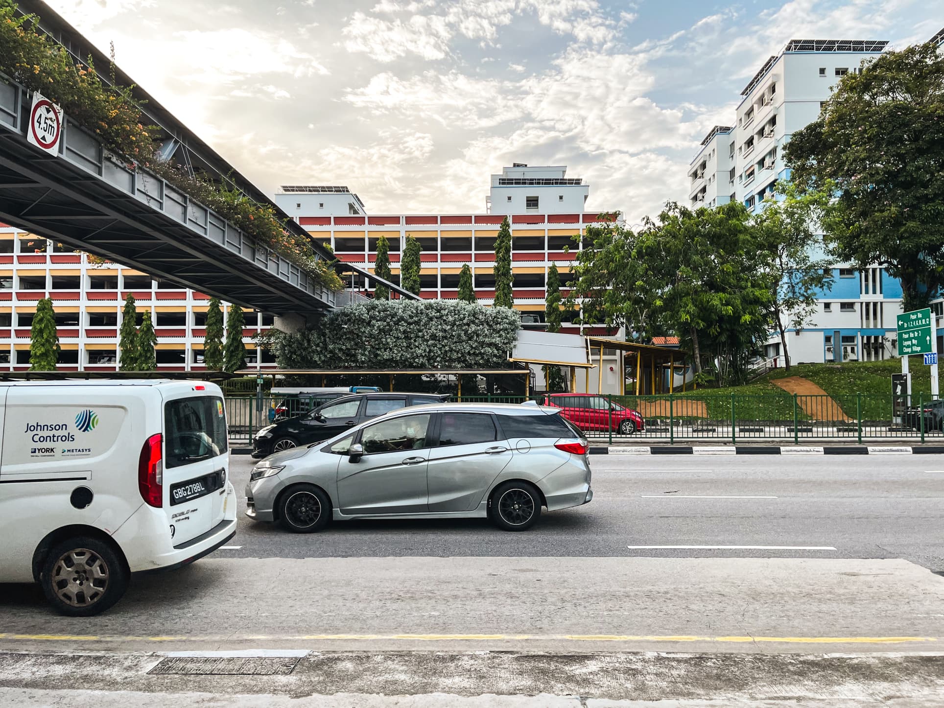 loyang villas cars