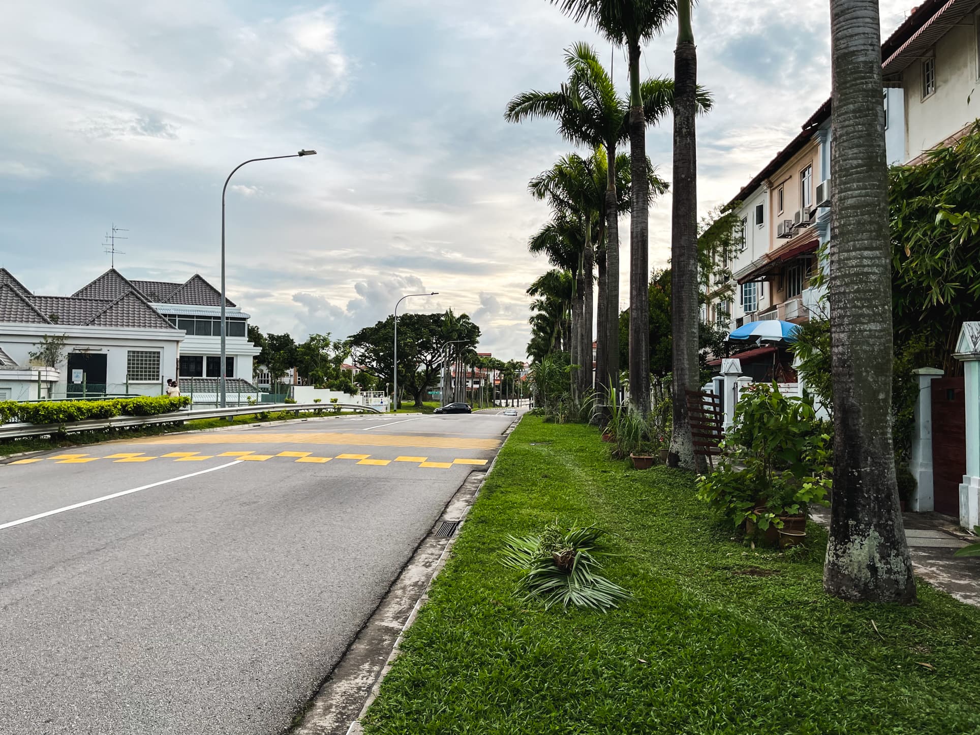 loyang villas road hump