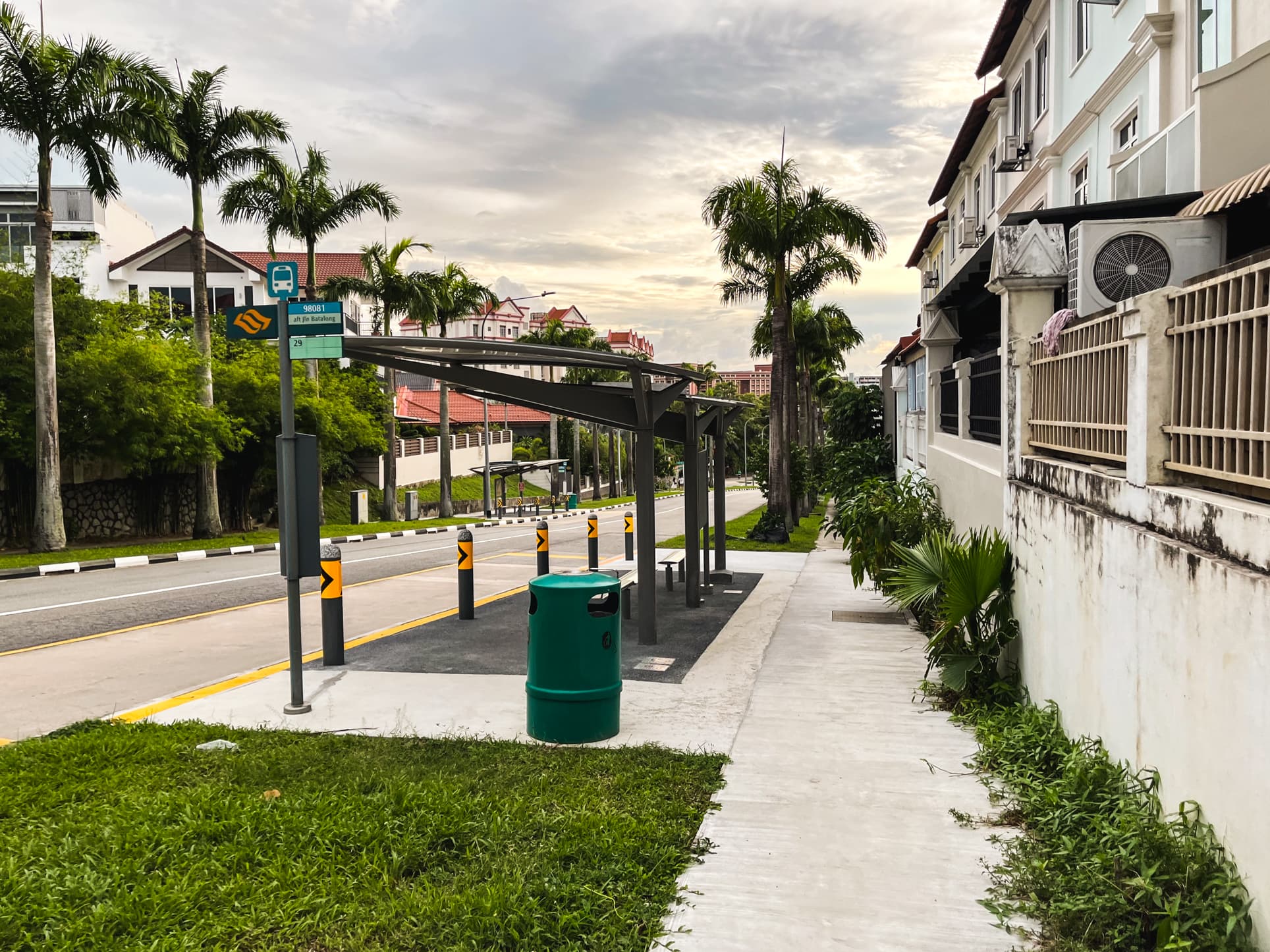 loyang villas bus stop 3