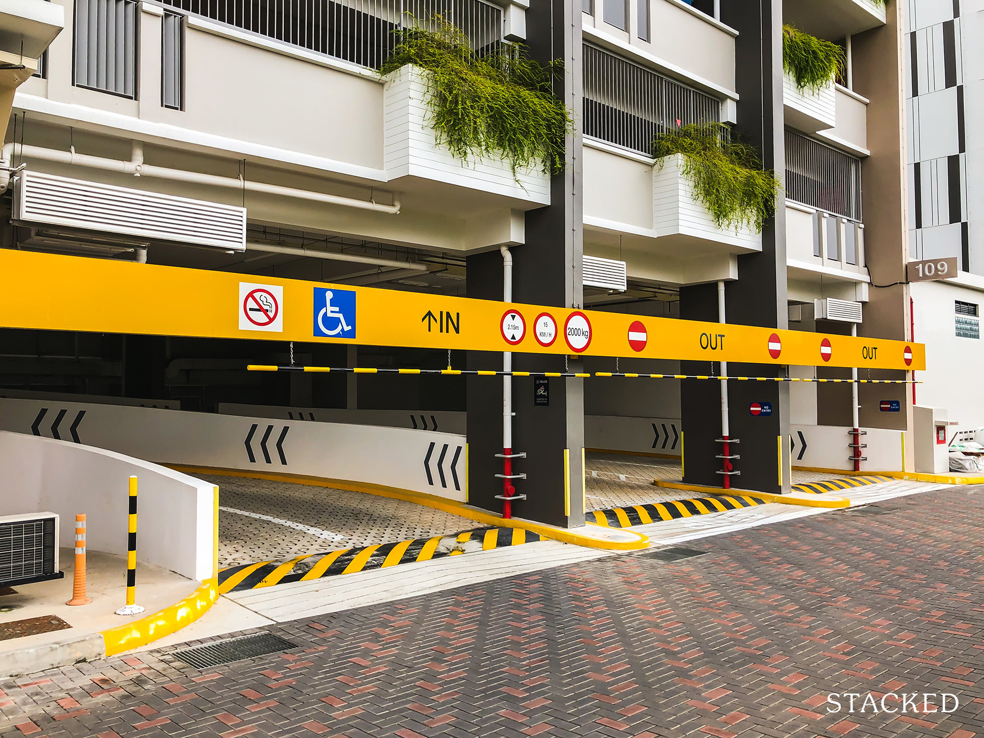 EastGlen @ Canberra 39 multistorey car park entrance