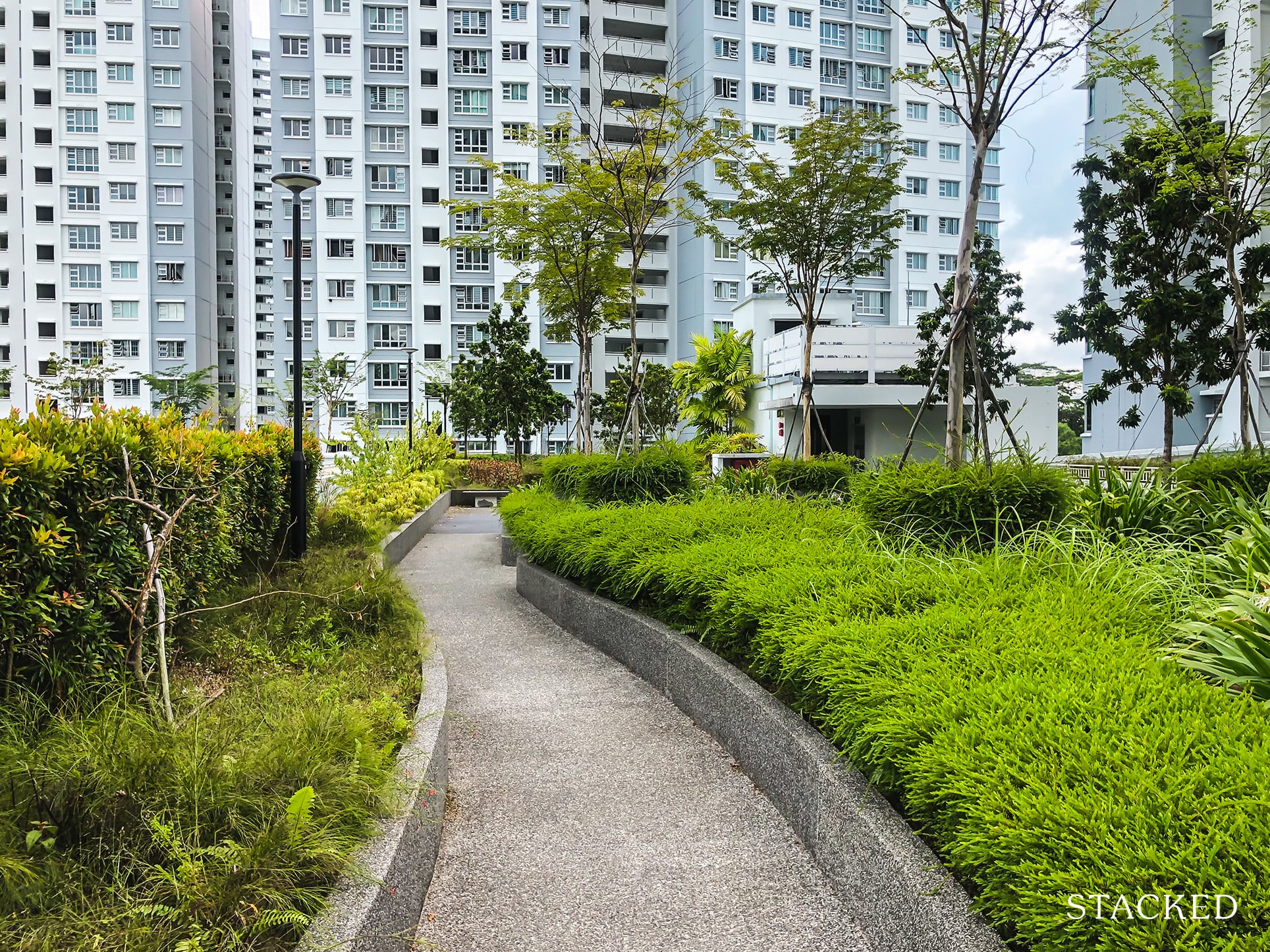 Telok Blangah Parcview rooftop garden pathway