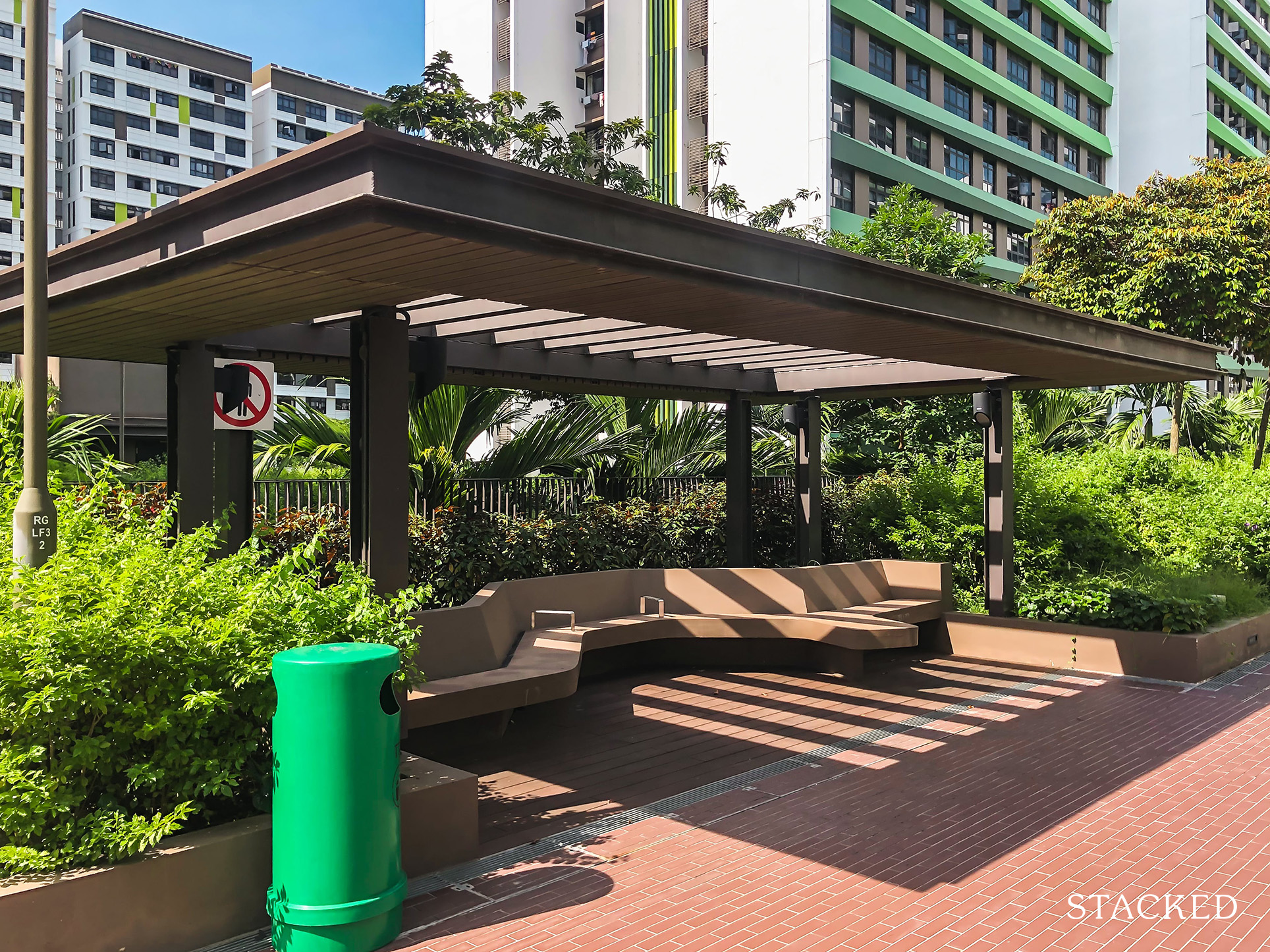 Tampines GreenRidges 116 trellis seating